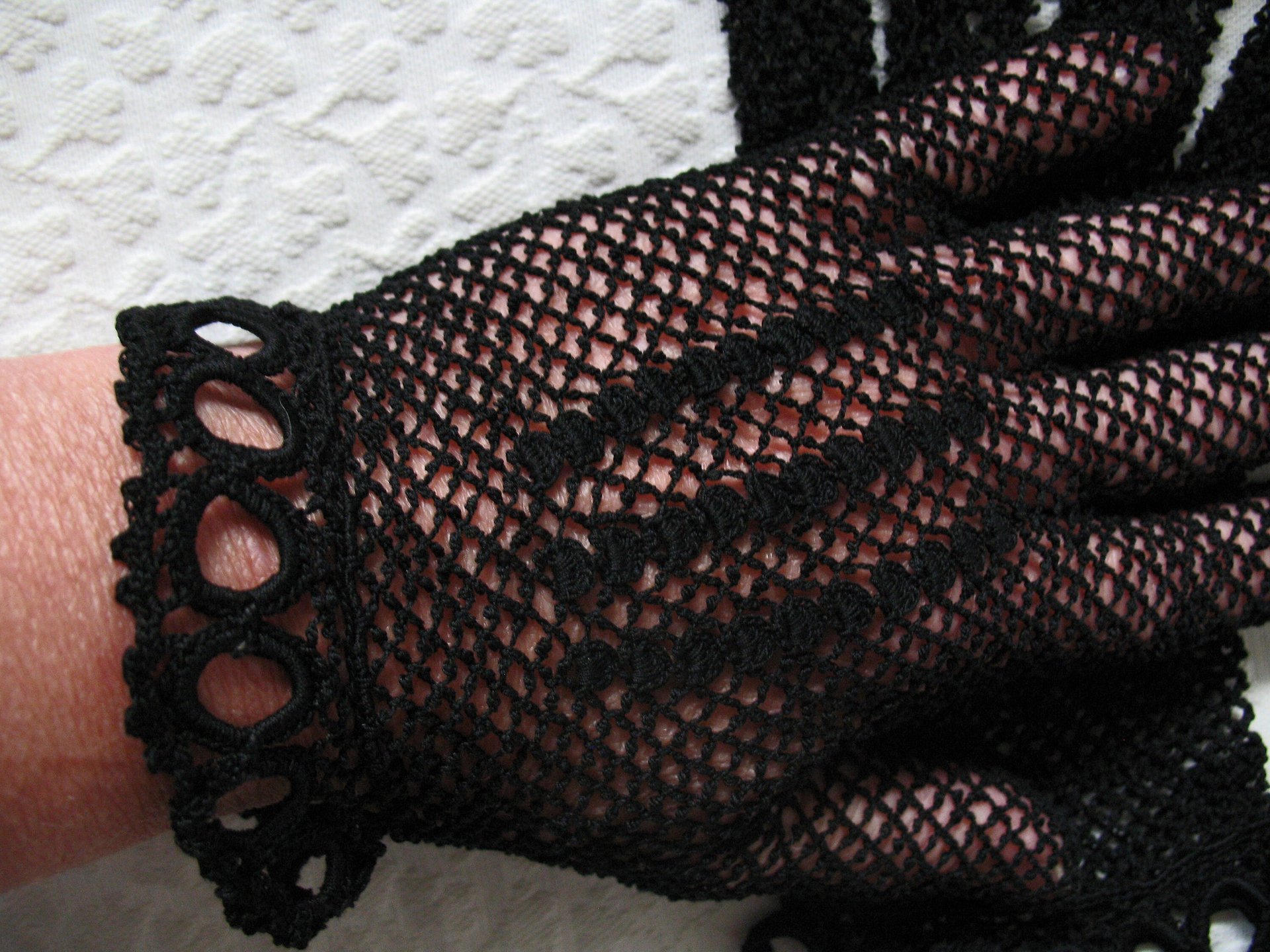 Vintage Black Crochet Lace Gloves Tea Party Elegant Steampunk Goth Victoria Downton Miss Fisher Cosplay  FREE SHIP US When Roses Bloom
