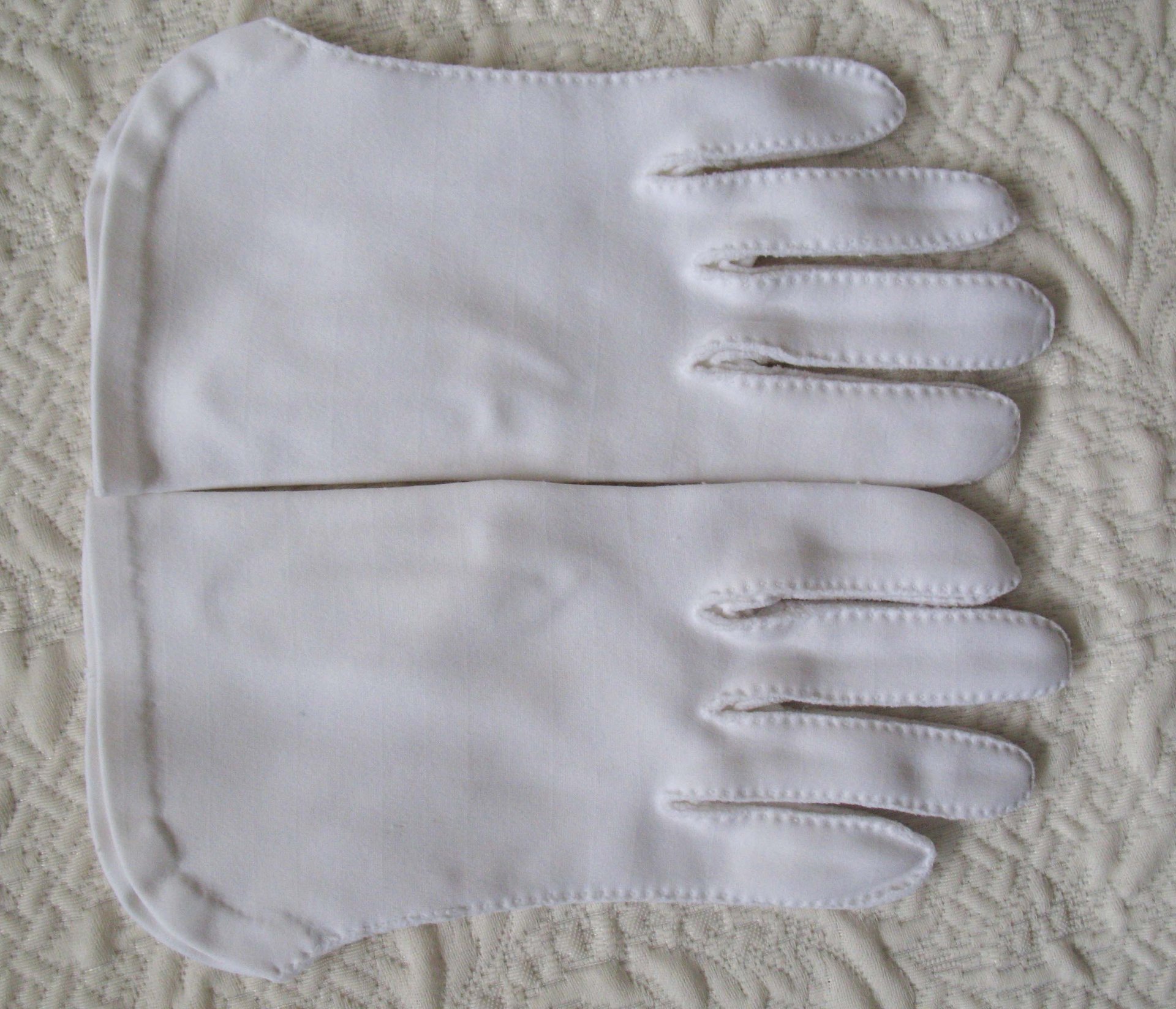 Vintage White Gloves for Tea Party 1st Communion Wedding Bride Bridesmaid Retro Mid Century Style Free Ship in US WhenRosesBloom