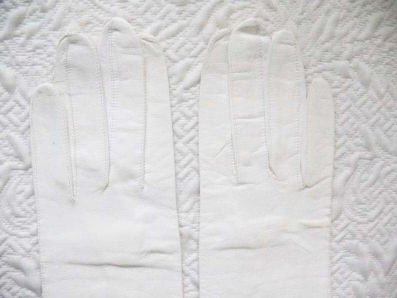Gloves White  Sz 7 Formal Debutante Presentation Italian Kid Leather NOS Elegant Wedding Dance Austen Retro Hollywood Glamour WhenRosesBloom