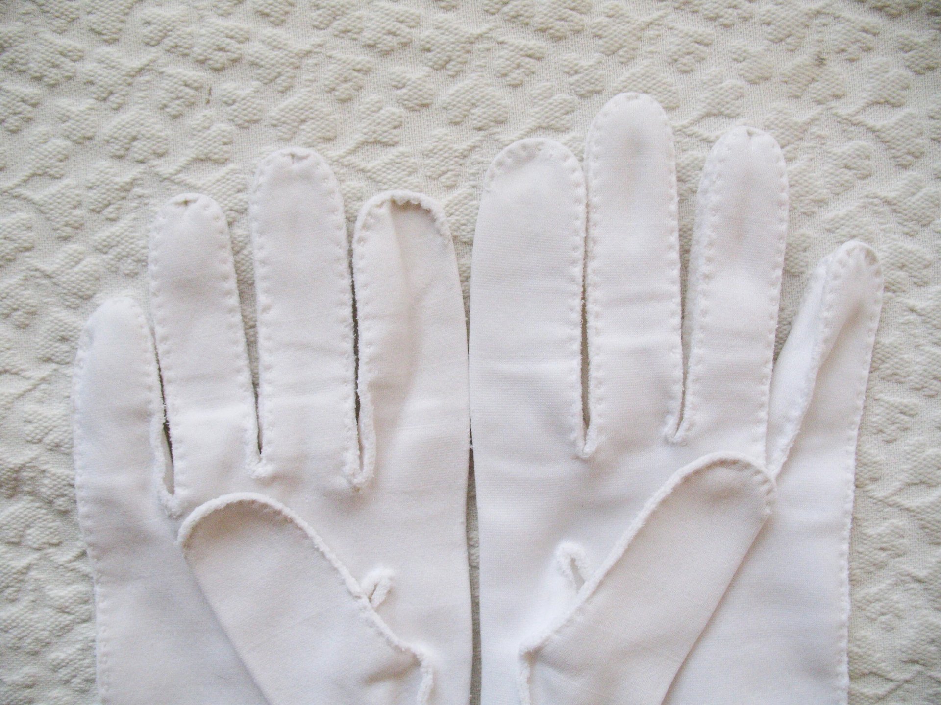 Vintage White Gloves for Classic Tea Party 1st Communion Wedding Bride Bridesmaid Retro Mid Century Style WhenRosesBloom