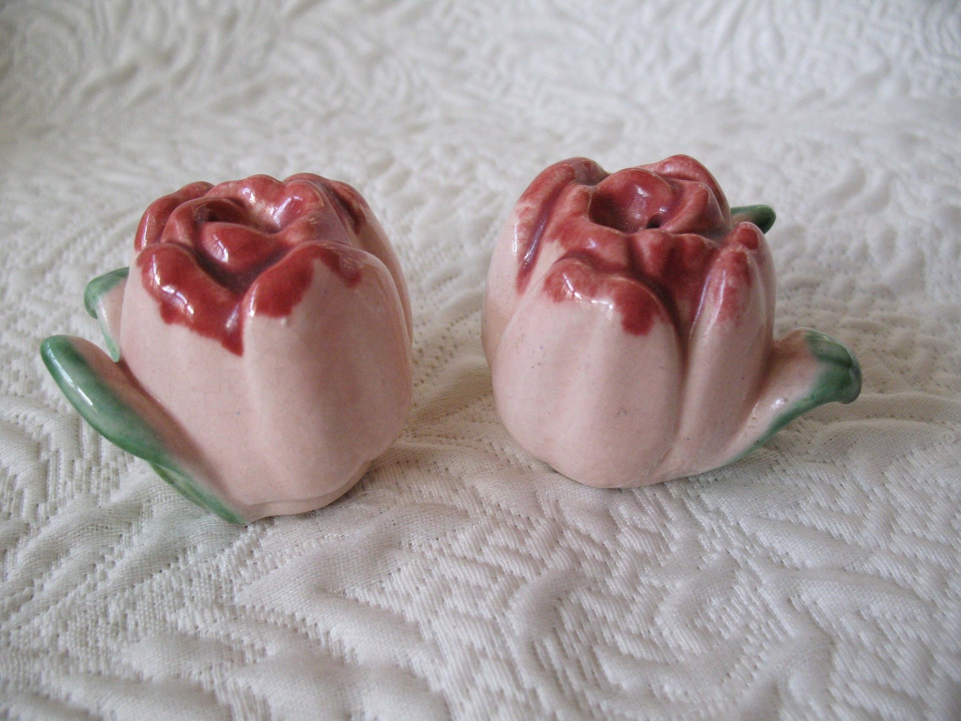 Vintage California Pottery Rose Salt Pepper Sylvans Shabby Chic Cottage Farmhouse Romantic Retro Mid Century Urban Style WhenRosesBloom