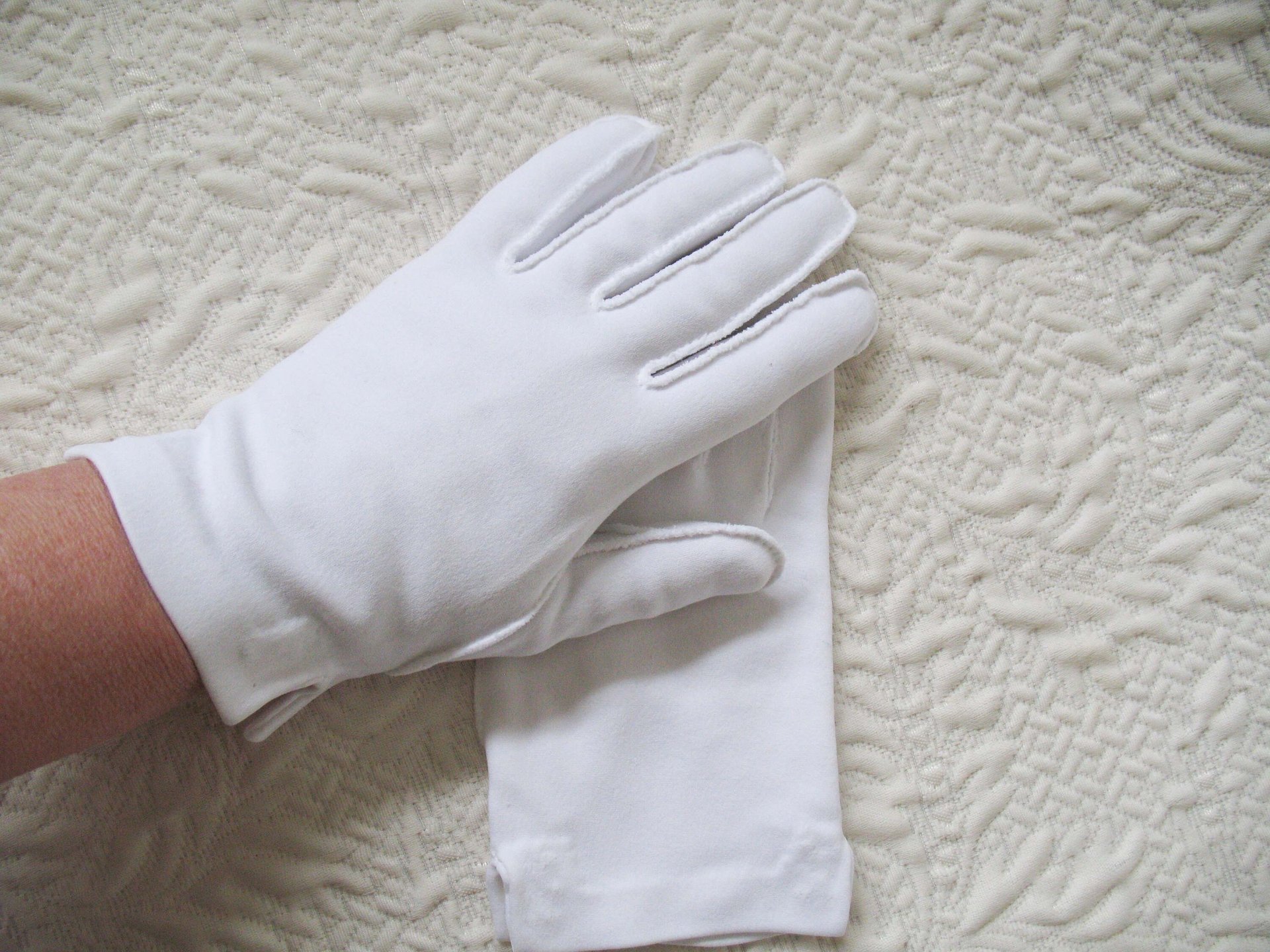 Vintage Gloves White Sz 6 1/2 Elegant Wedding 1st Communion Tea Party Bride Bridesmaid Retro Bridal Style Free Ship in US  WhenRosesBloom