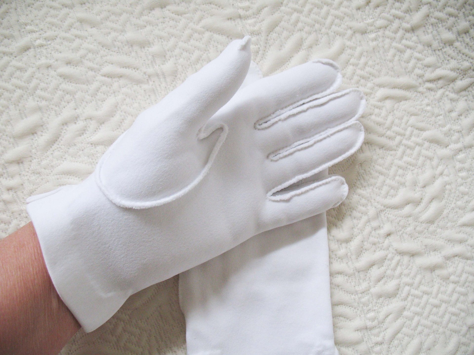 Vintage Gloves White Sz 6 1/2 Elegant Wedding 1st Communion Tea Party Bride Bridesmaid Retro Bridal Style Free Ship in US  WhenRosesBloom