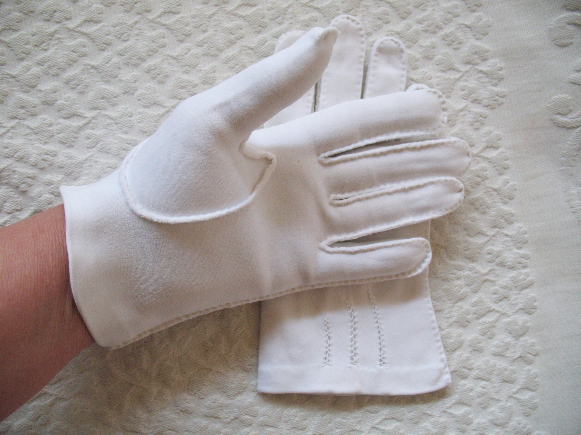 Vintage White Gloves for Classic Tea Party 1st Communion Wedding Bride Bridesmaid Retro Mid Century Style WhenRosesBloom