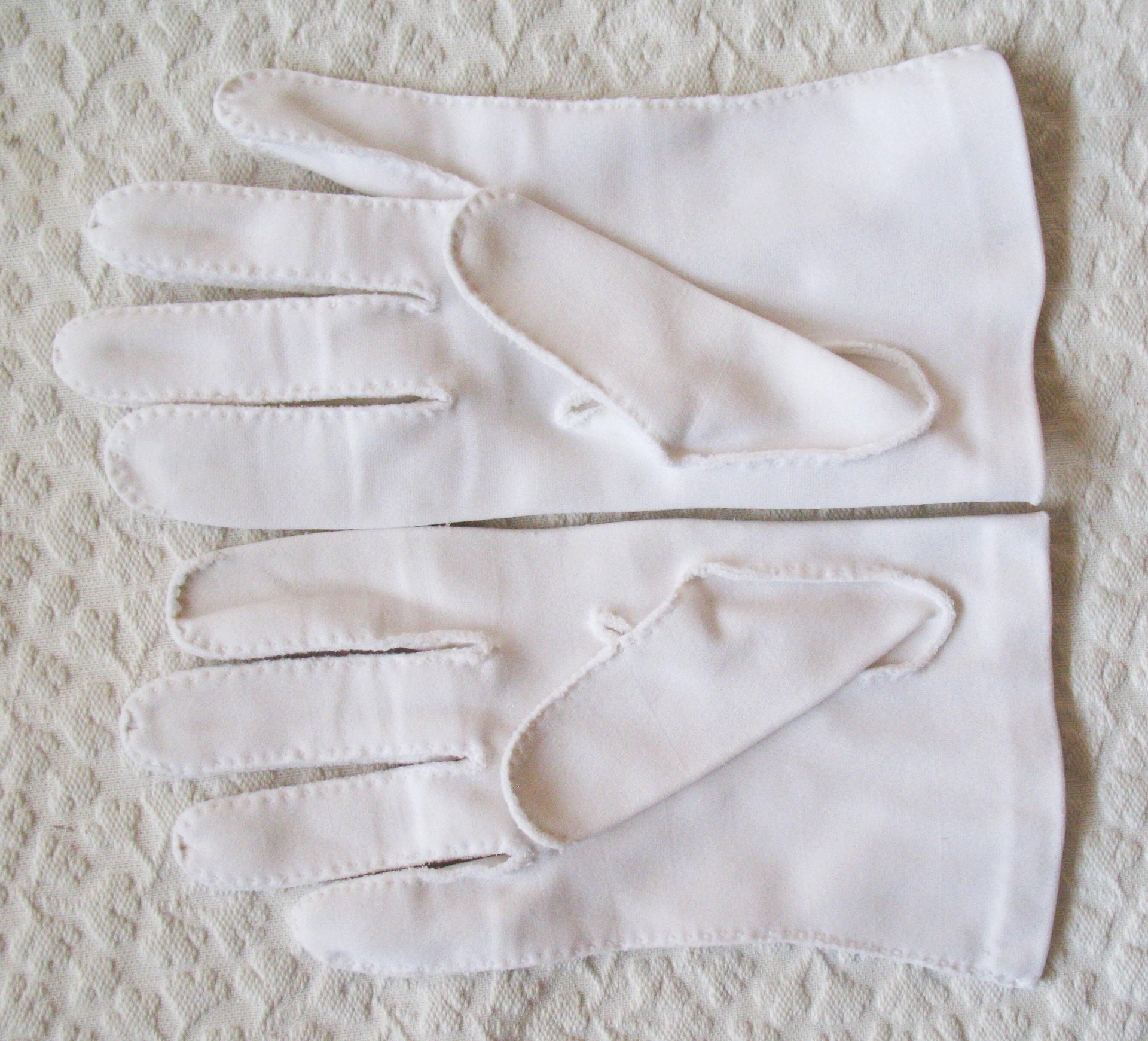Vintage White Gloves for Classic Tea Party 1st Communion Wedding Bride Bridesmaid Retro Mid Century Style WhenRosesBloom
