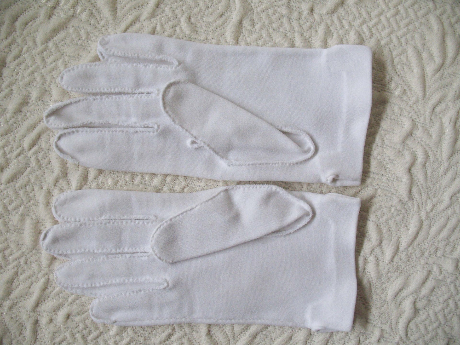 Vintage Gloves White Sz 6 1/2 Elegant Wedding 1st Communion Tea Party Bride Bridesmaid Retro Bridal Style Free Ship in US  WhenRosesBloom