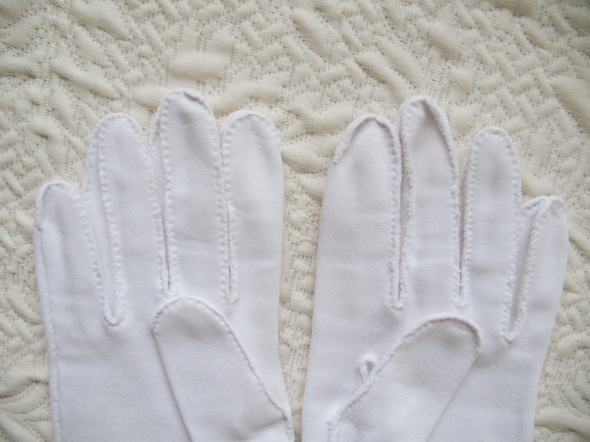 Vintage Gloves White Sz 6 1/2 Elegant Wedding 1st Communion Tea Party Bride Bridesmaid Retro Bridal Style Free Ship in US  WhenRosesBloom