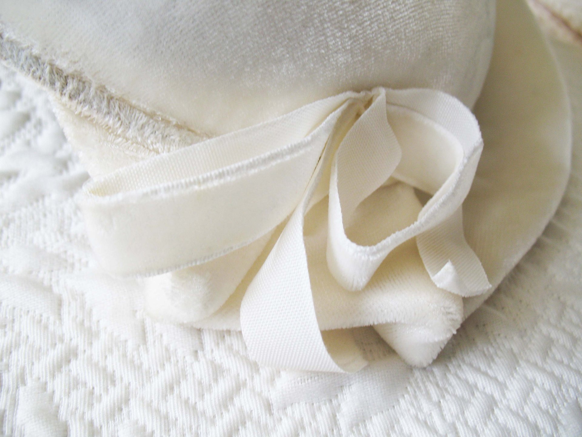 Vintage White Cloche Hat Wedding Cap Elegant Bridal 1st Communion hat Retro Dressy Hat for Tea Downton  Gatsby Cosplay WhenRosesBloom