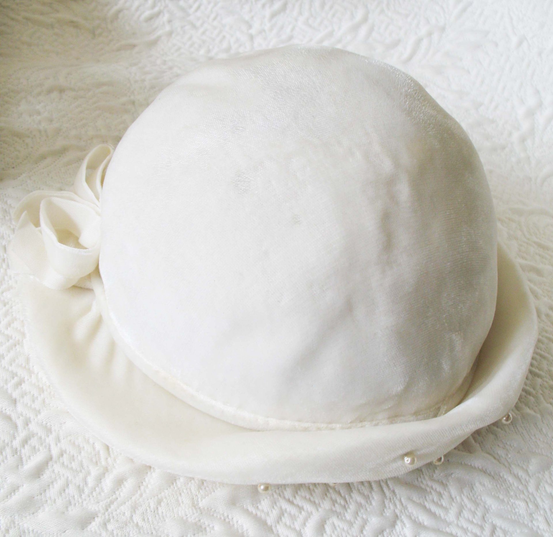 Vintage White Cloche Hat Wedding Cap Elegant Bridal 1st Communion hat Retro Dressy Hat for Tea Downton  Gatsby Cosplay WhenRosesBloom