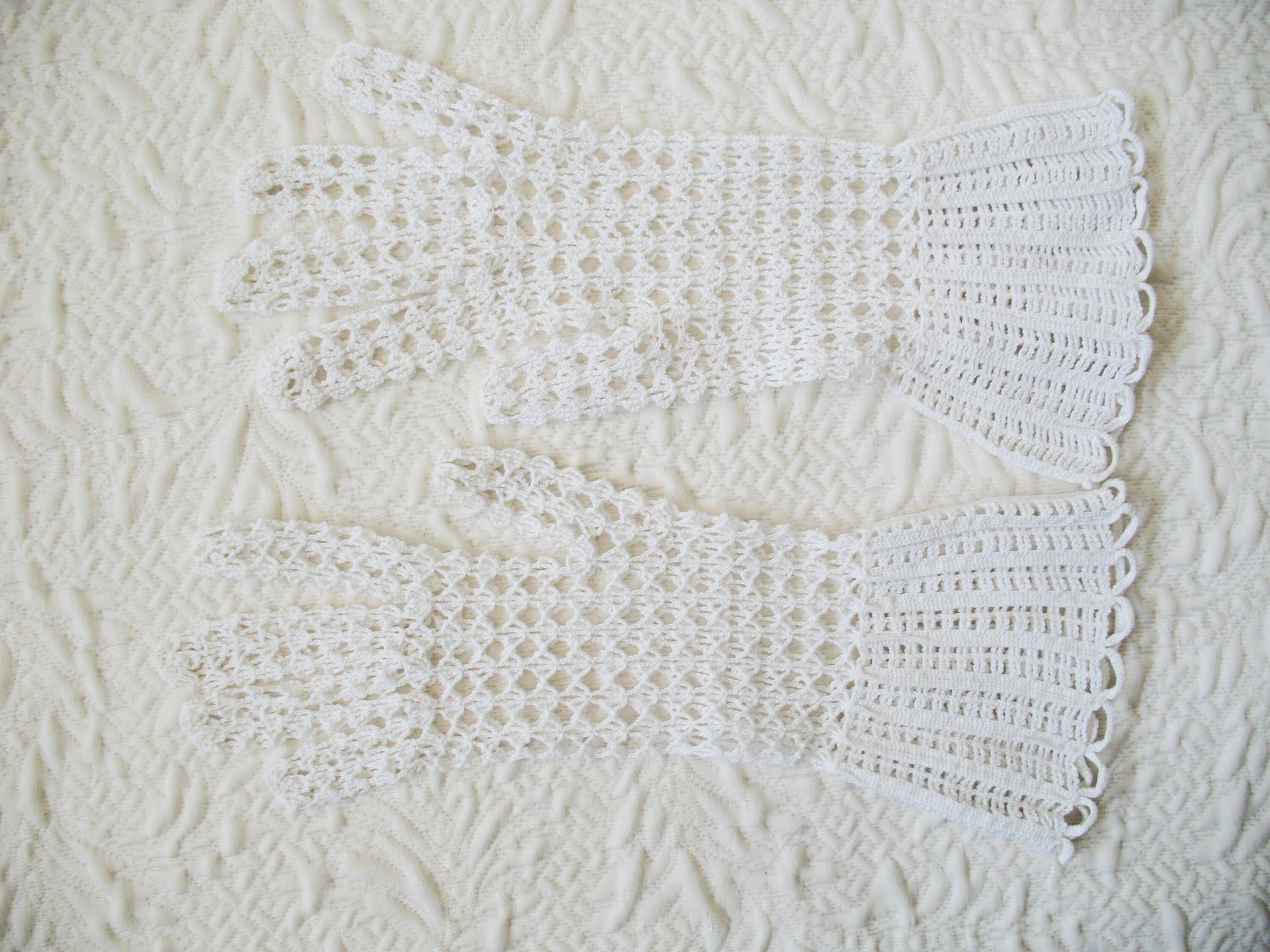 Vintage Gloves White Crochet Elegant Tea Party Vintage Retro Wedding Bridesmaid Communion Victoria Downton J Austen Cosplay WhenRosesBloom