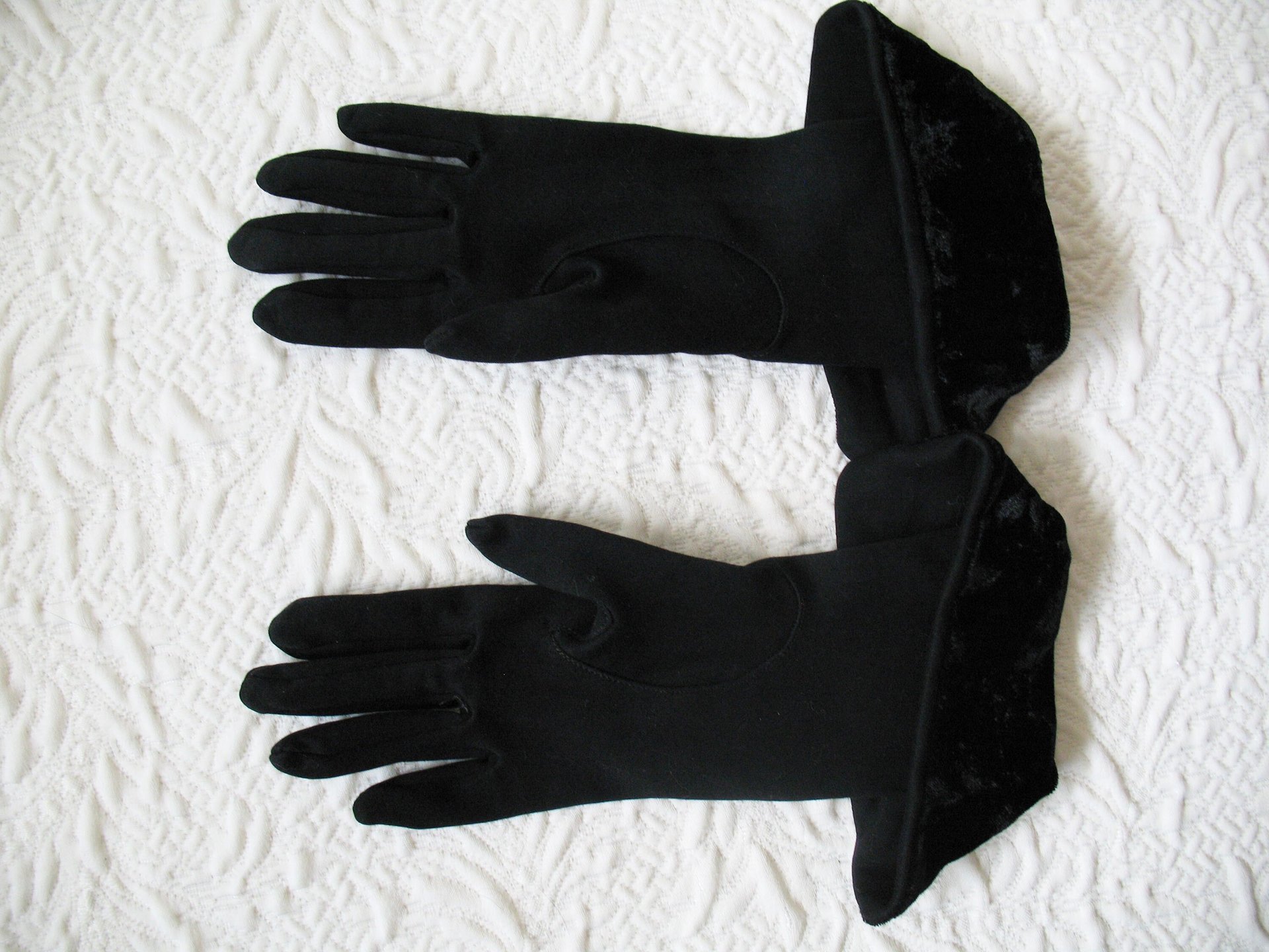Vintage Black Gloves Sz 6+  Velvet Elegant Hollywood Glamour Dance Wedding Evening Cocktail Steampunk Cosplay Free Ship US  WhenRosesBloom