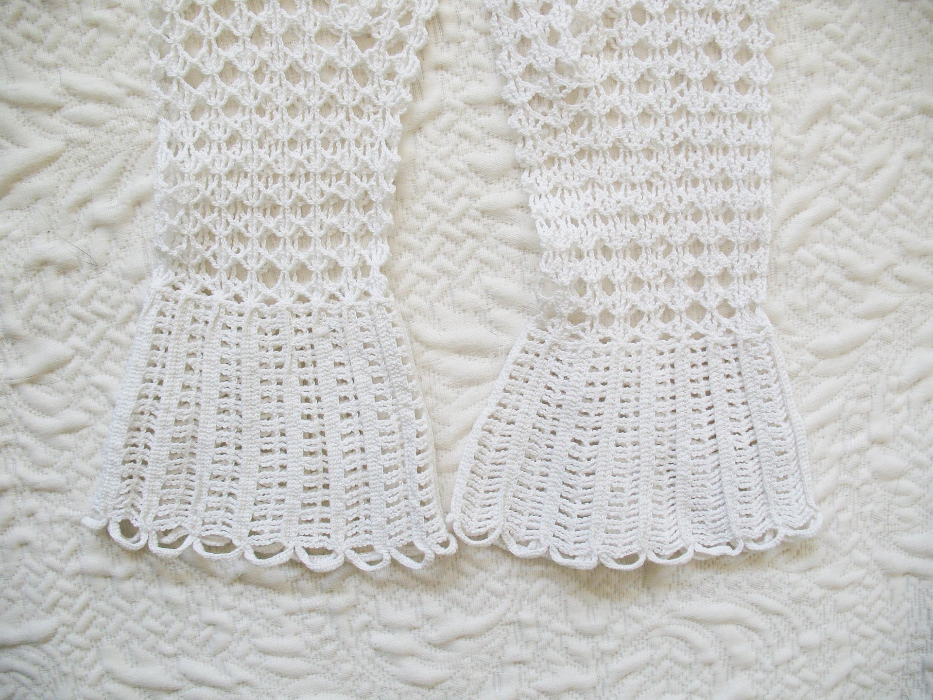Vintage Gloves White Crochet Elegant Tea Party Vintage Retro Wedding Bridesmaid Communion Victoria Downton J Austen Cosplay WhenRosesBloom