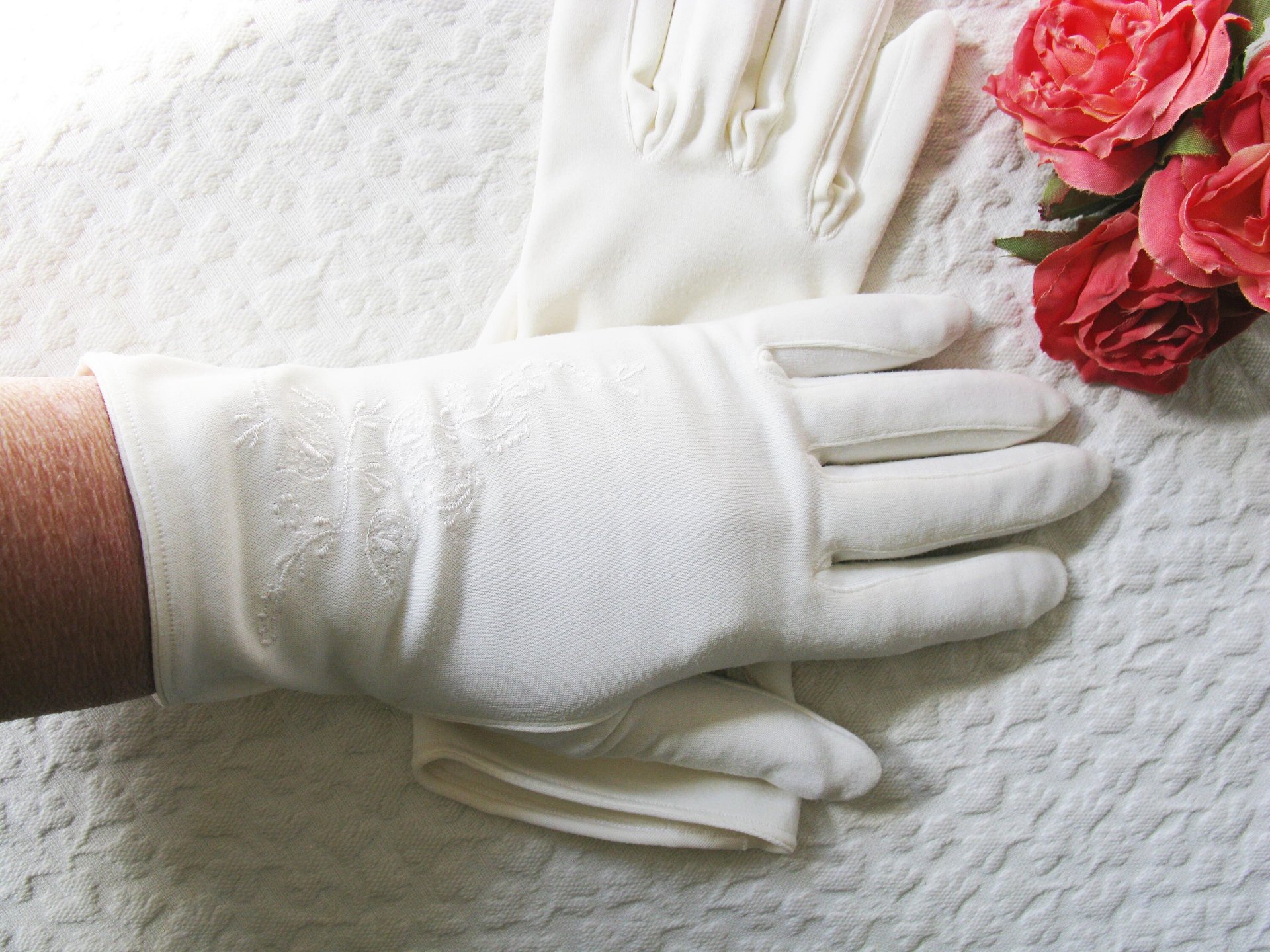 White Gloves Vegan Fabric Retro Vintage Tea Party Wedding  Elegant Cosplay  Mid Century Style washable gloves Free Ship US When Roses Bloom