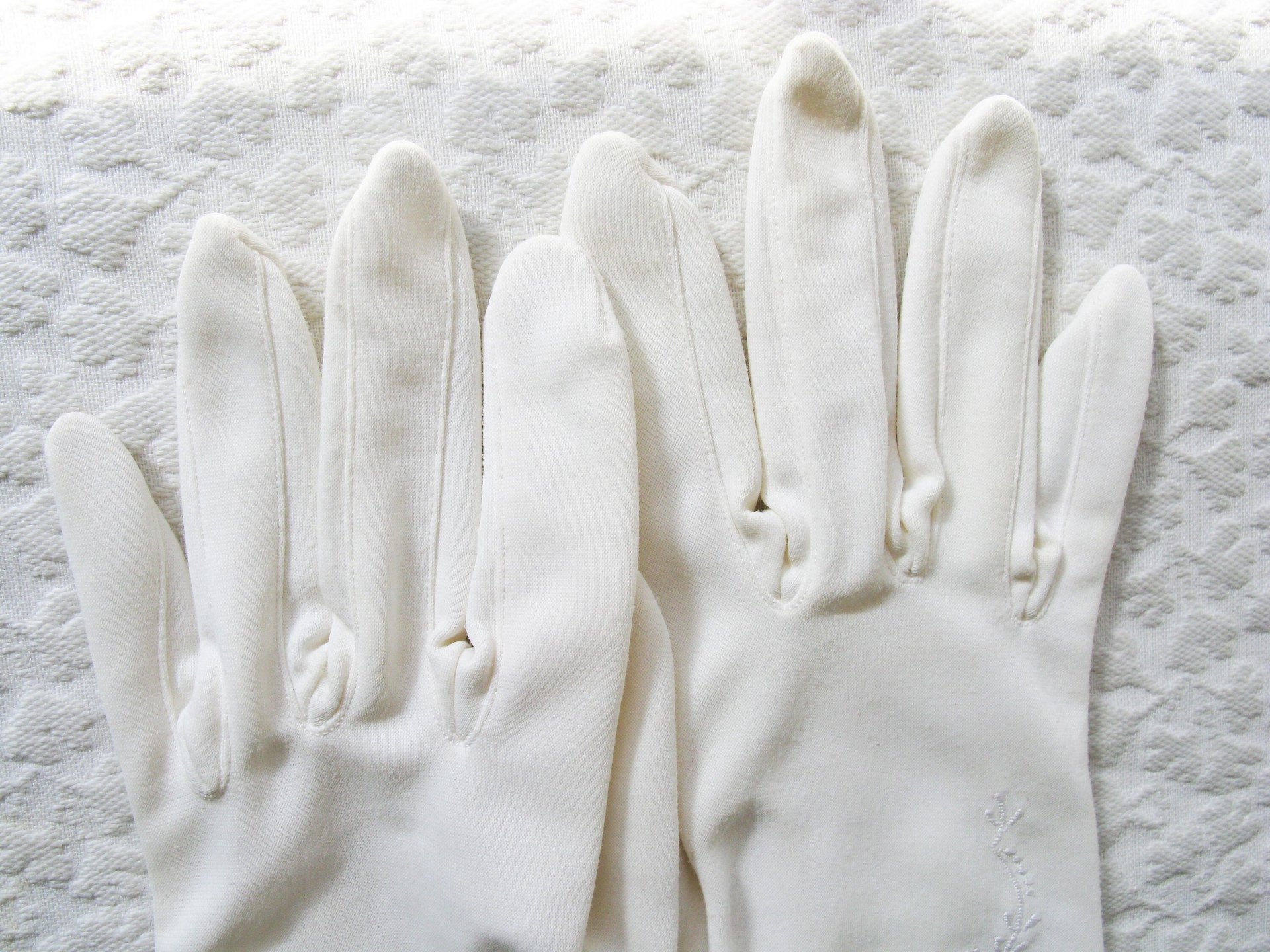 White Gloves Vegan Fabric Retro Vintage Tea Party Wedding  Elegant Cosplay  Mid Century Style washable gloves Free Ship US When Roses Bloom