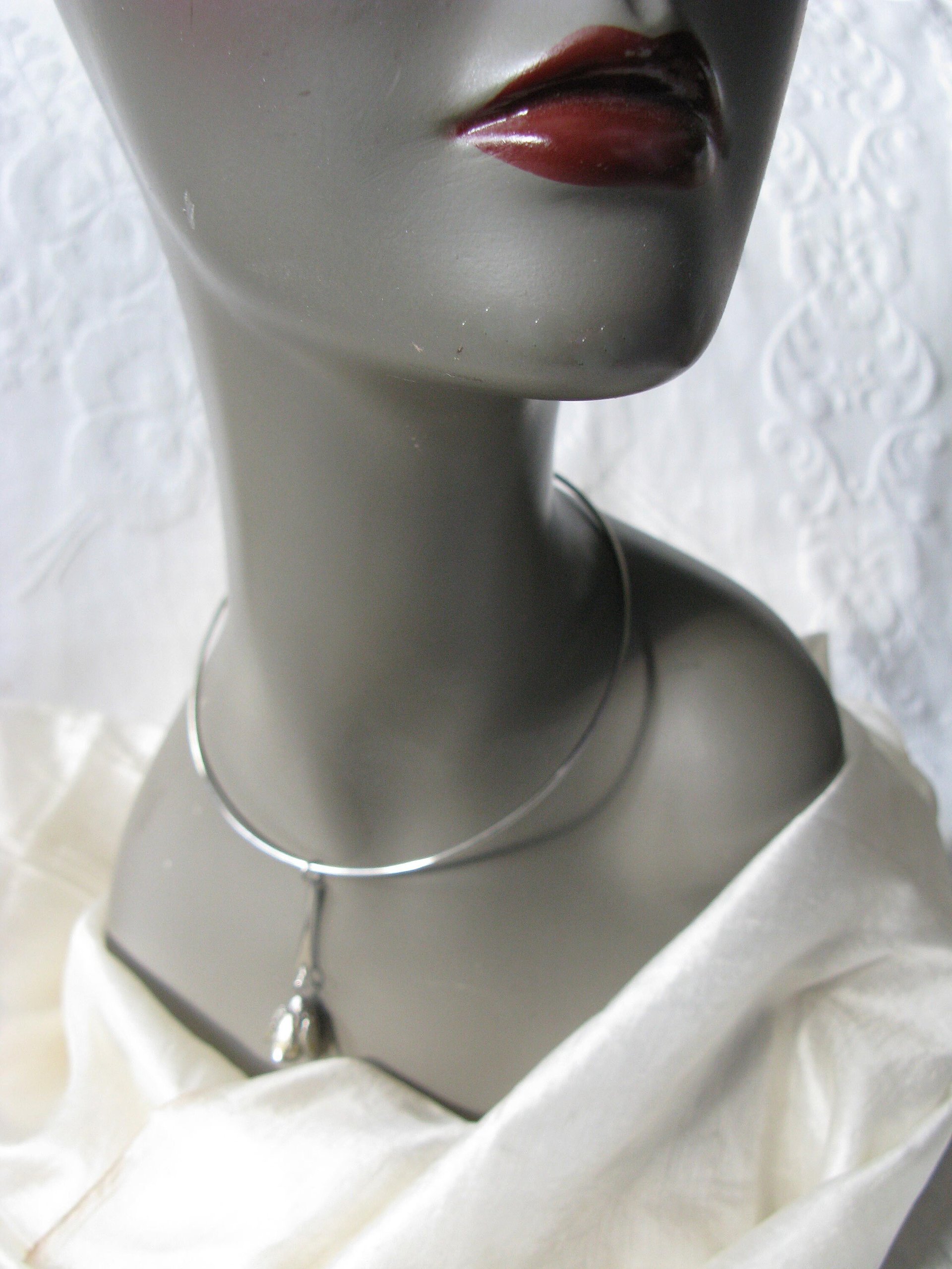 Vintage Silver Choker Pendant 70s Minimalist Style Modernist Floral Statement Necklace Boho Gypsy Retro Elegant Free Ship US WhenRosesBloom