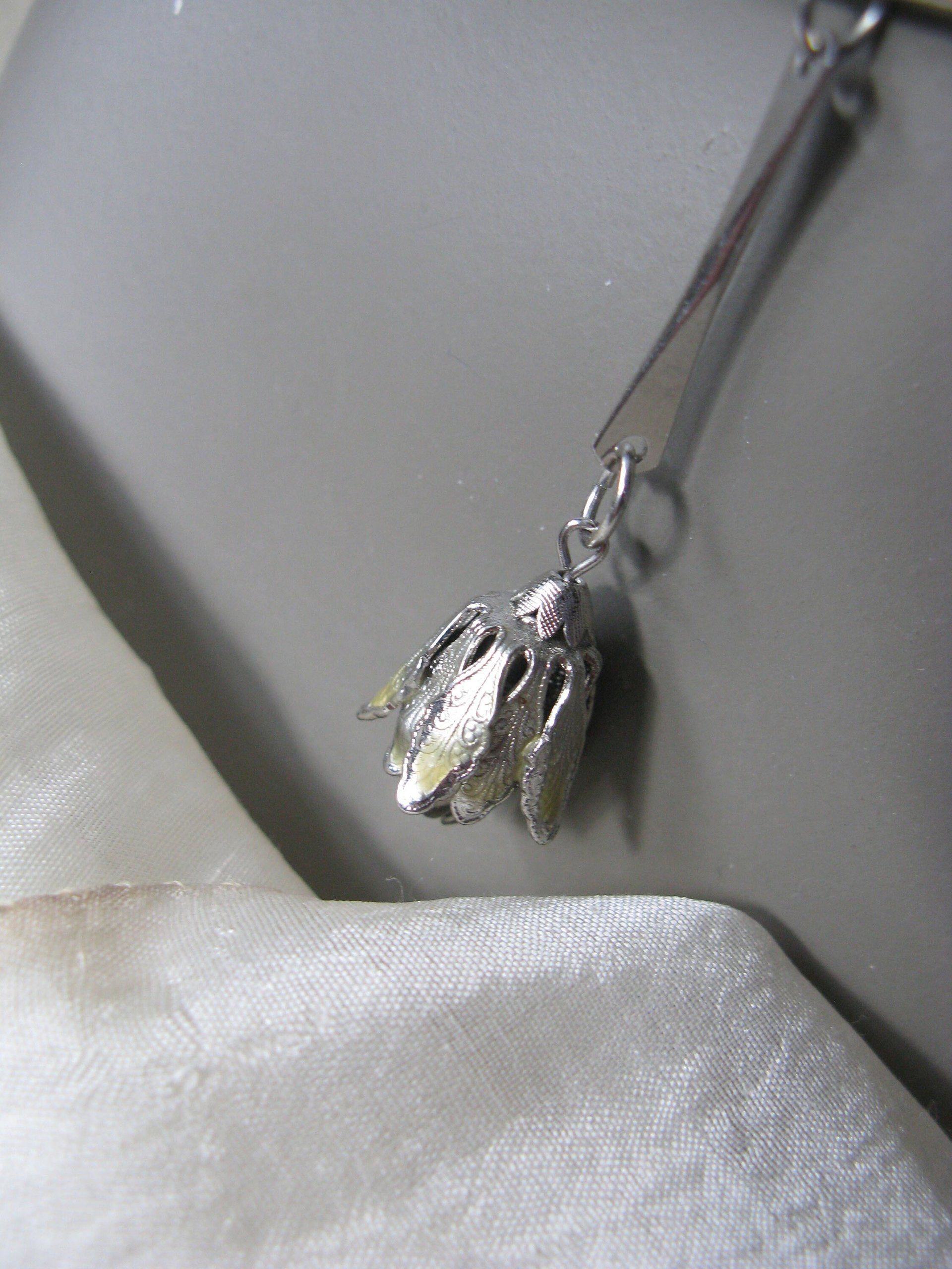 Vintage Silver Choker Pendant 70s Minimalist Style Modernist Floral Statement Necklace Boho Gypsy Retro Elegant Free Ship US WhenRosesBloom