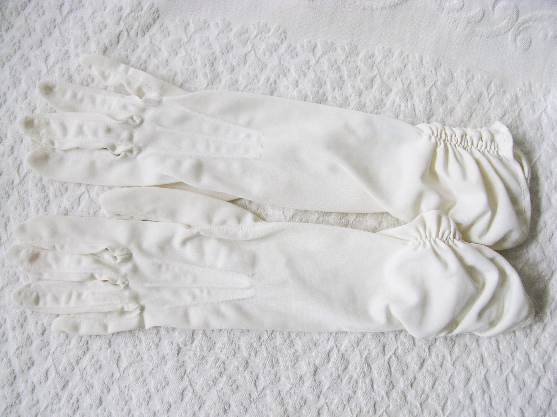 Vintage Stetson Long White Gloves gathered wrist Size 6 1/2 6.5 Tea Party Dance Mid Century Audrey Hepburn Style Free ship US WhenRosesBloom