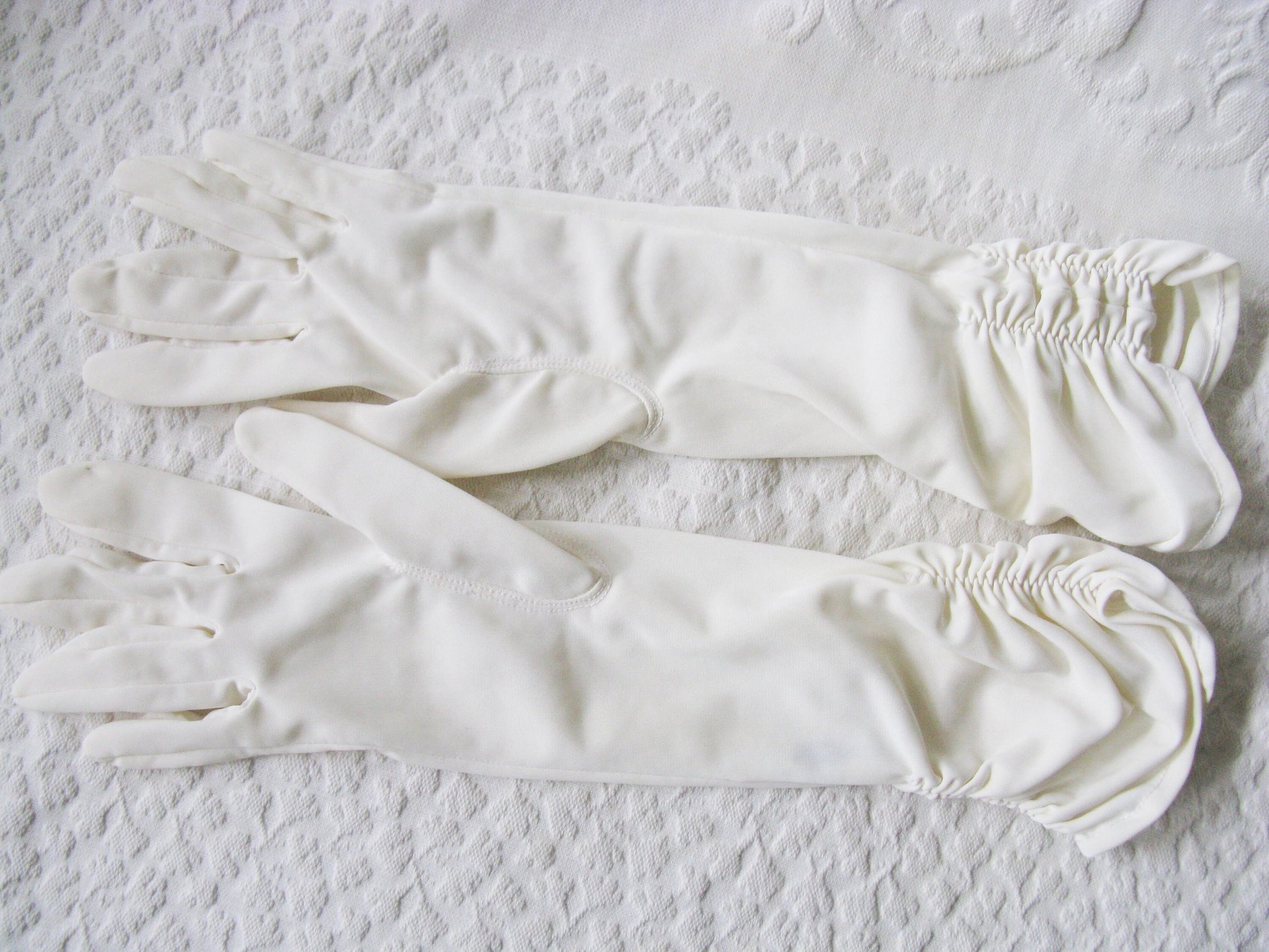 Vintage Stetson Long White Gloves gathered wrist Size 6 1/2 6.5 Tea Party Dance Mid Century Audrey Hepburn Style Free ship US WhenRosesBloom