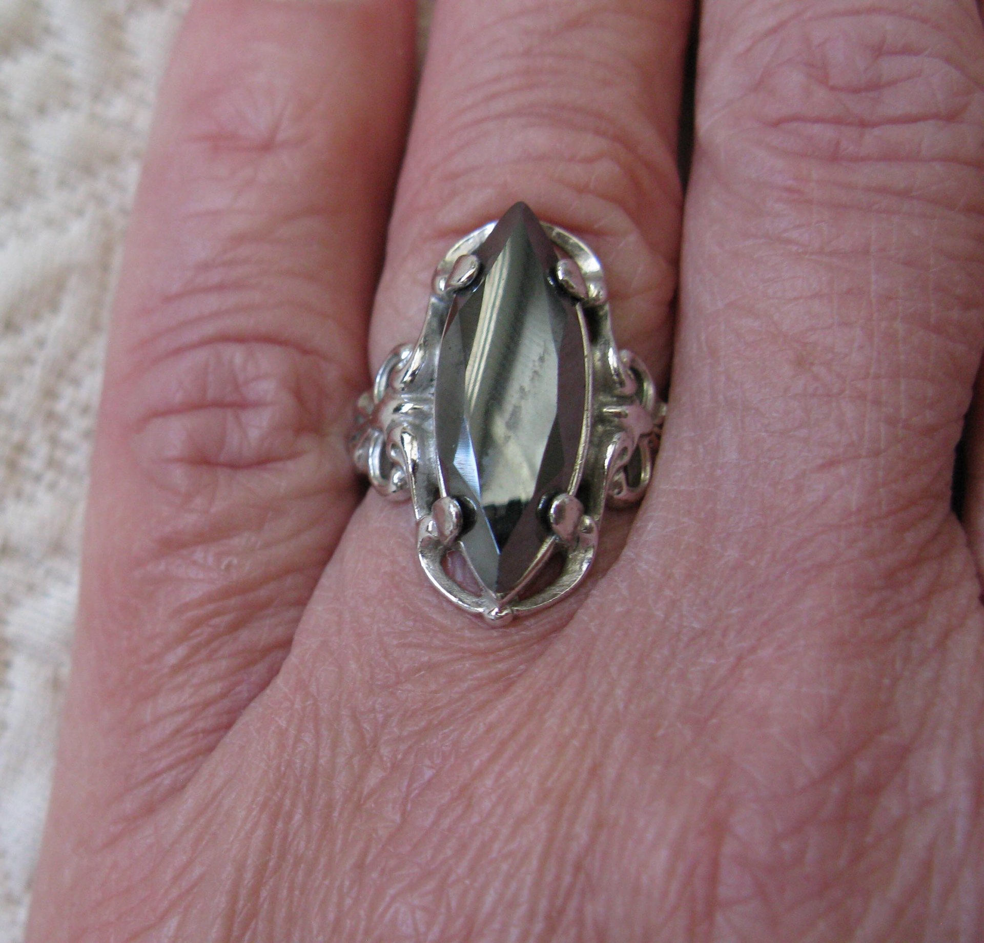 Vintage Statement Ring Black Silver Retro Classic Edwardian Elegant Costume Jewelry Black STER. Mourning Goth Cosplay Style WhenRosesBloom