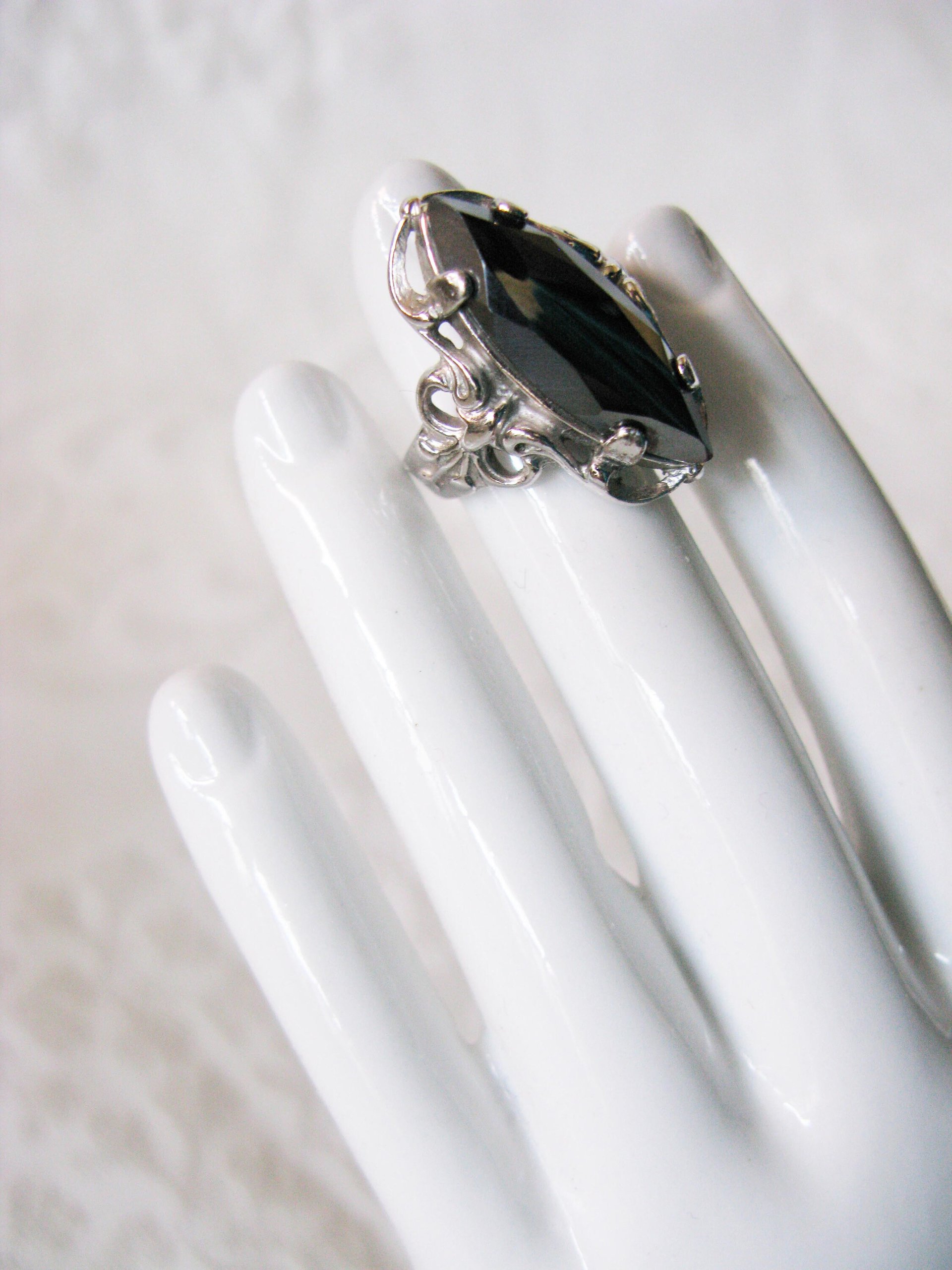 Vintage Statement Ring Black Silver Retro Classic Edwardian Elegant Costume Jewelry Black STER. Mourning Goth Cosplay Style WhenRosesBloom