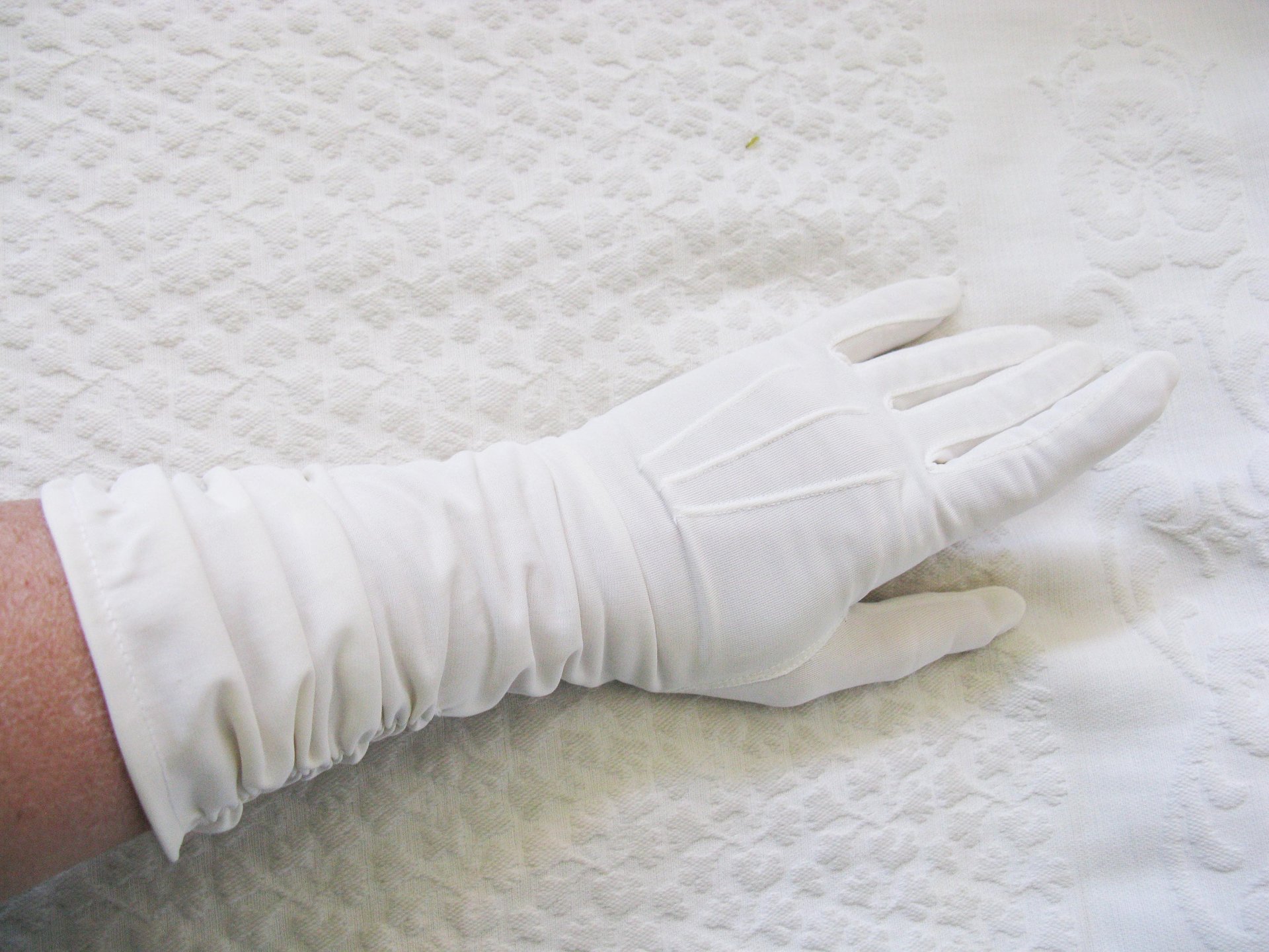 Vintage Stetson Long White Gloves gathered wrist Size 6 1/2 6.5 Tea Party Dance Mid Century Audrey Hepburn Style Free ship US WhenRosesBloom