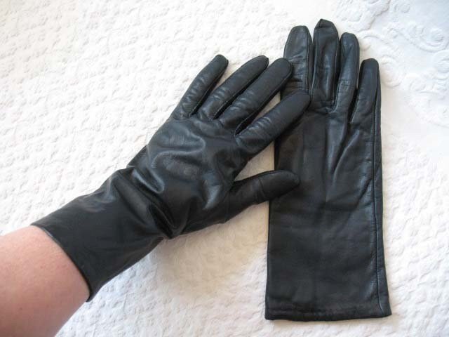 Vintage Gloves  Sz 7 1/2 Navy Dark Blue Leather Short Retro Mid Century Cosmopolitan Style Miss Fisher Cosplay Free Ship US When Roses Bloom