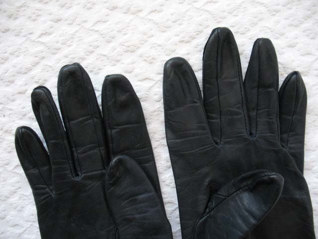 Vintage Gloves  Sz 7 1/2 Navy Dark Blue Leather Short Retro Mid Century Cosmopolitan Style Miss Fisher Cosplay Free Ship US When Roses Bloom