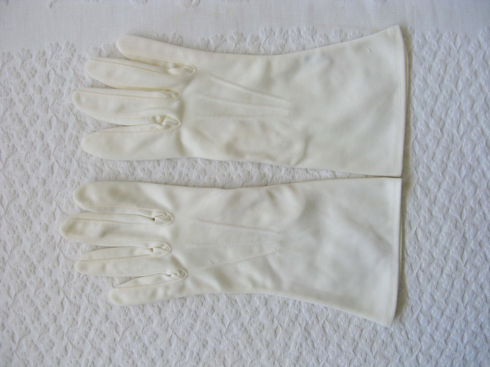 Soft White Gloves Sz 8 Vintage Wedding Tea Dance Retro Mid Century Elegant Cosplay Man Woman Costume  Free Ship US When Roses Bloom
