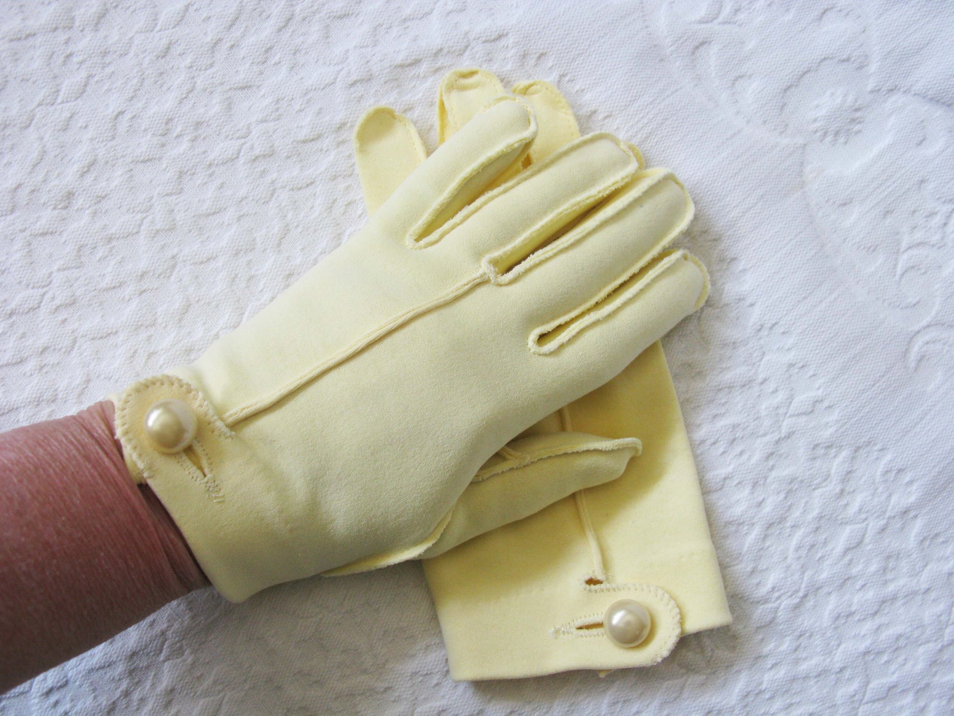 Yellow Gloves tailored Fabric Sz 6.5 Vintage Wedding Tea Party Retro Mid Century Bridal Downton Retro Cosplay Free Ship  US When Roses Bloom