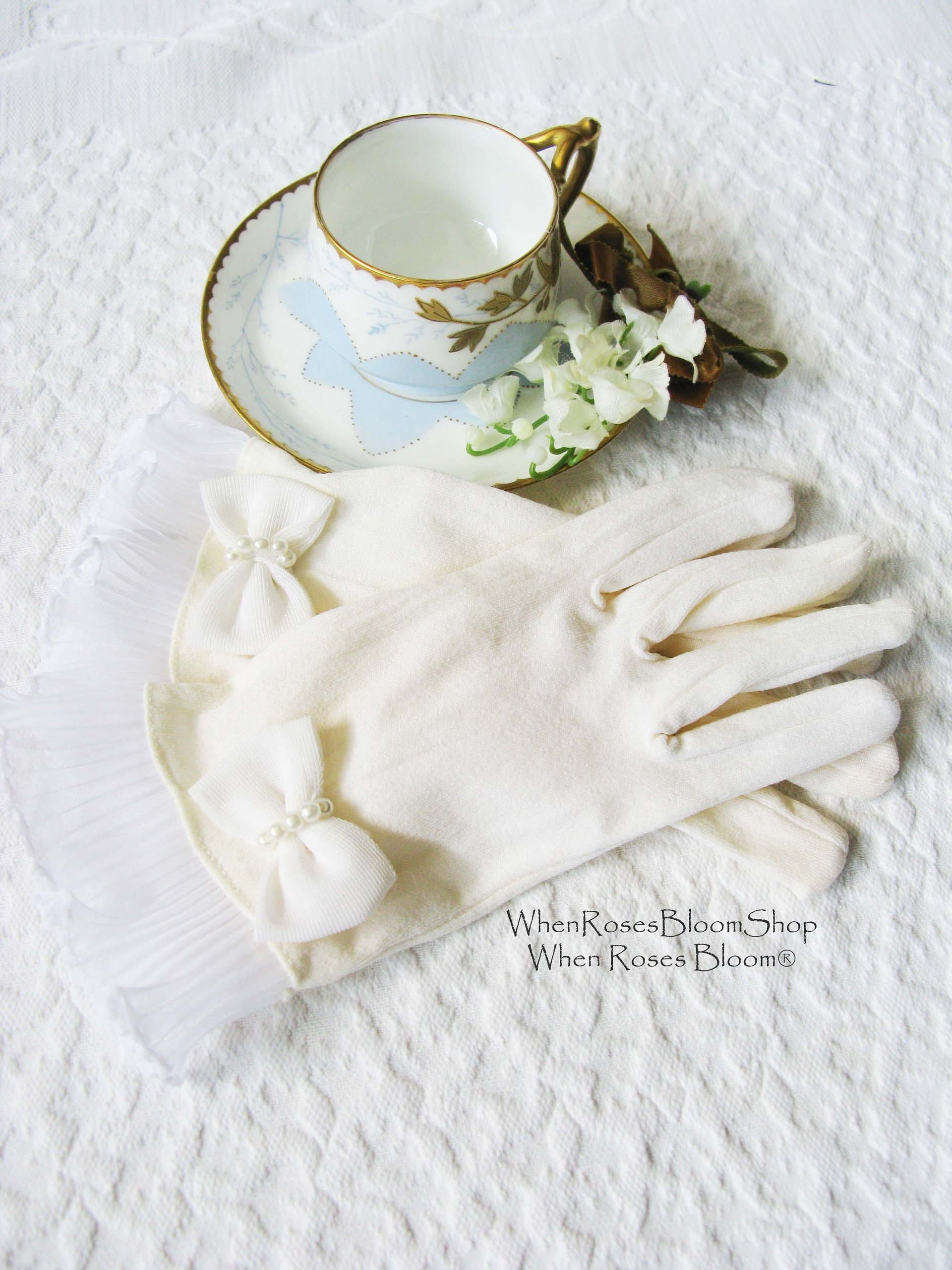 White Gloves Girl Vintage Child Classic Tea Party 1st Communion Flower Girl Wedding Bride Bridesmaid Retro Style Free Ship US WhenRosesBloom
