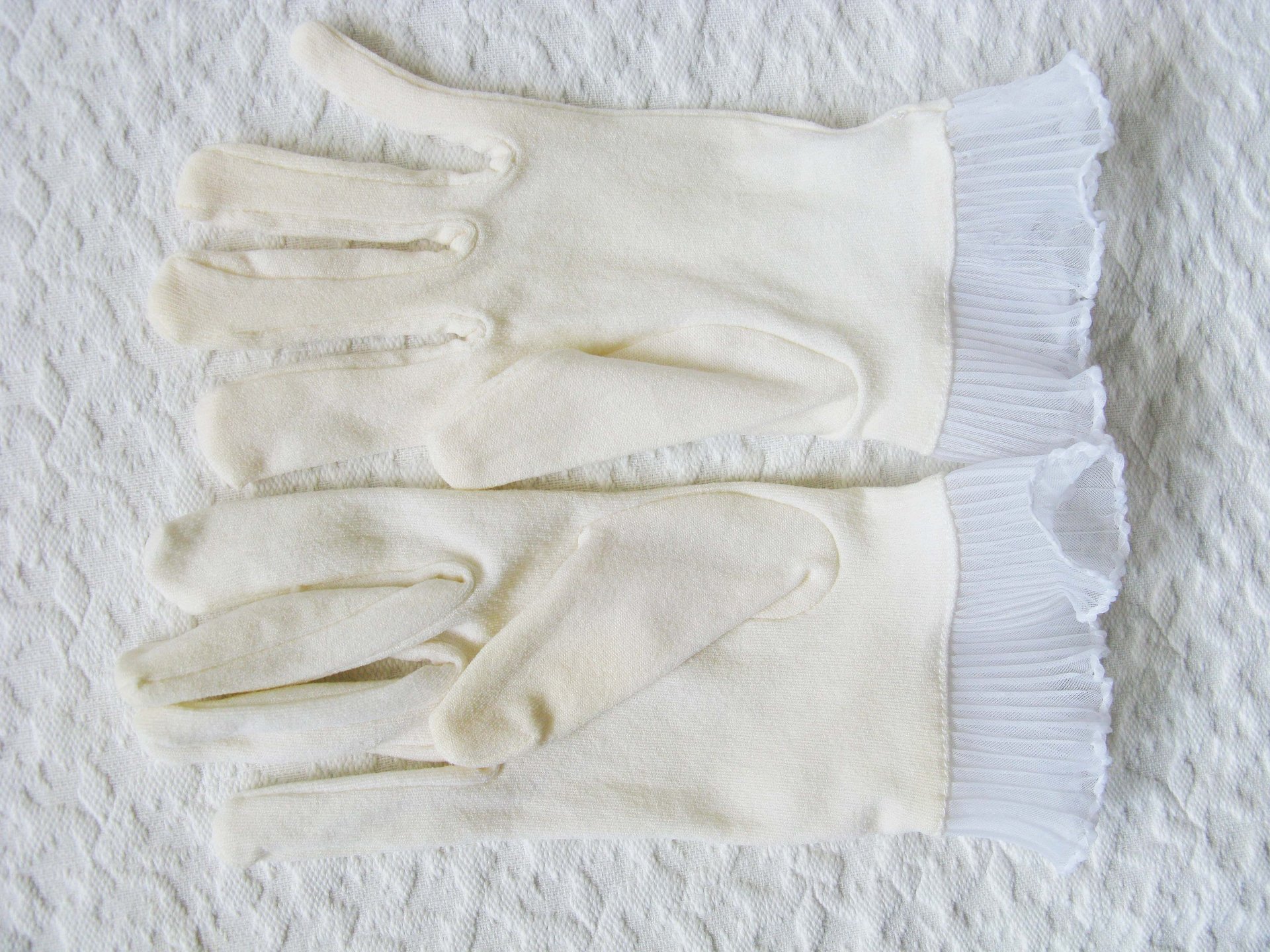 White Gloves Girl Vintage Child Classic Tea Party 1st Communion Flower Girl Wedding Bride Bridesmaid Retro Style Free Ship US WhenRosesBloom