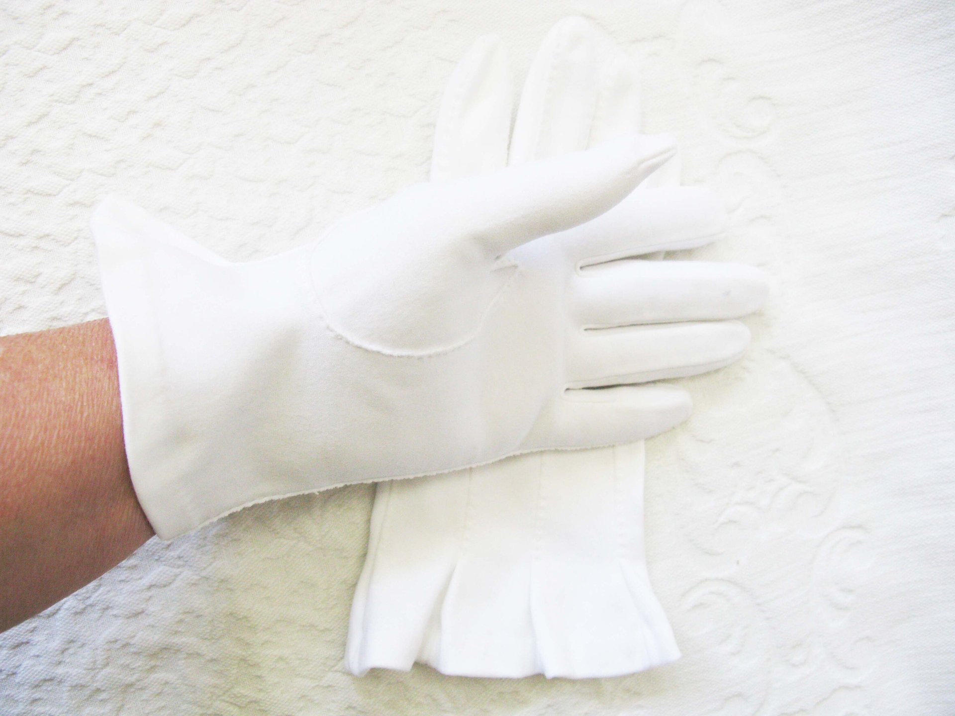 Gloves White Short Flare Retro Vintage Tea Party Elegant Cosplay Downton Miss Fisher Mid Century Style Free Ship US When Roses Bloom