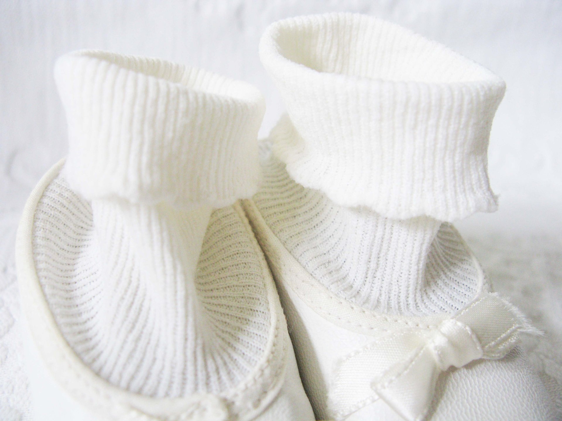 Vintage Baby Crib Shoes Size 1 White Leather Ballet Slippers Baby Keepsake Heirloom Gift doll shoes WhenRosesBloom