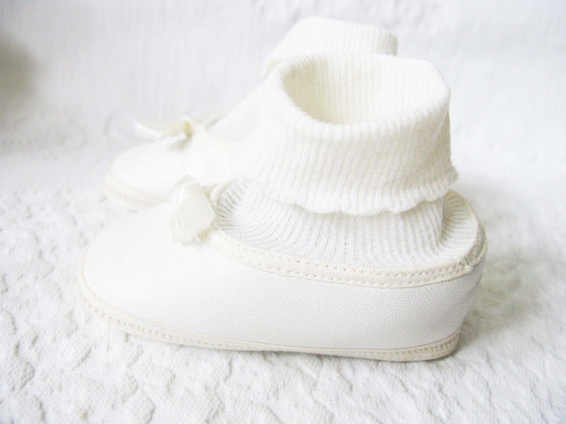 Vintage Baby Crib Shoes Size 1 White Leather Ballet Slippers Baby Keepsake Heirloom Gift doll shoes WhenRosesBloom