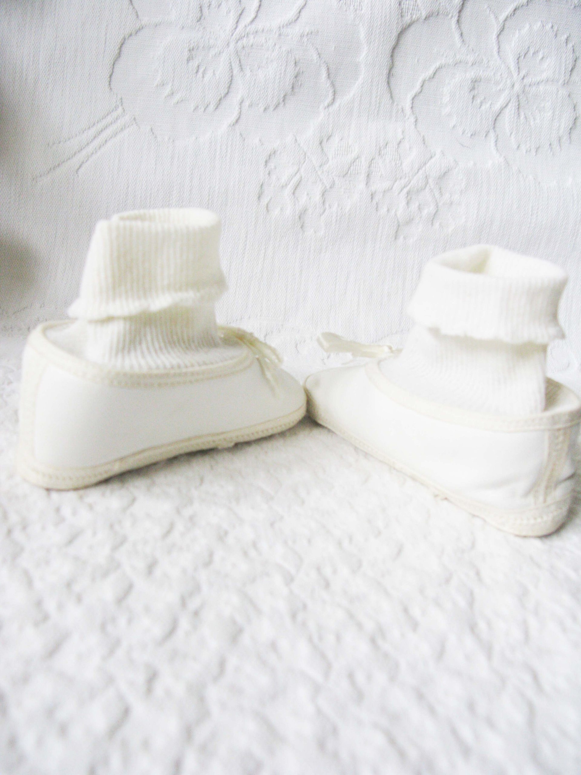 Vintage Baby Crib Shoes Size 1 White Leather Ballet Slippers Baby Keepsake Heirloom Gift doll shoes WhenRosesBloom