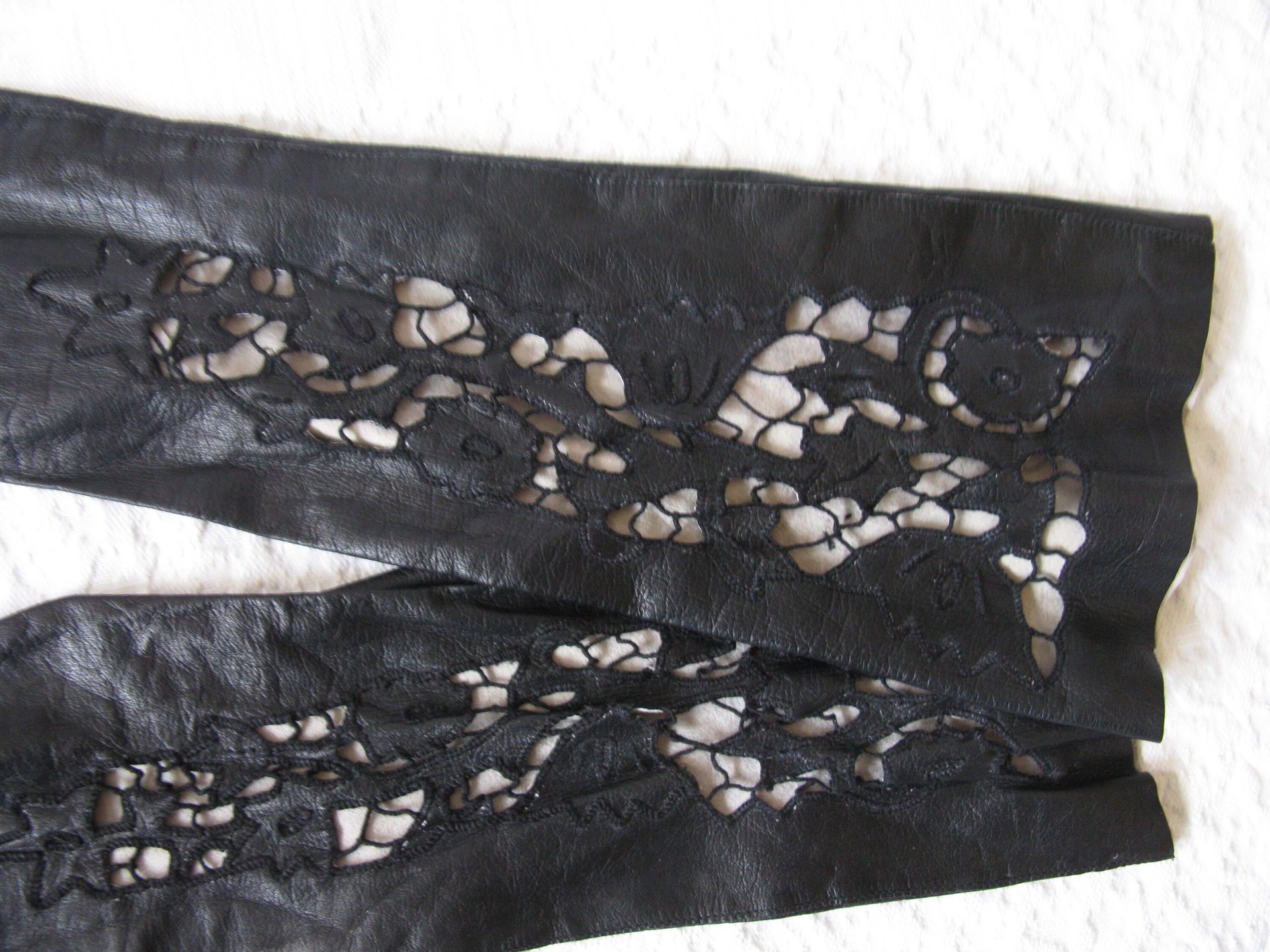Vintage Gloves Black Sz 6 1/2 Kid Leather Downton Miss Fisher Audrey Hepburn Steampunk Cosplay NOS new old FREE Ship US  WhenRosesBloom