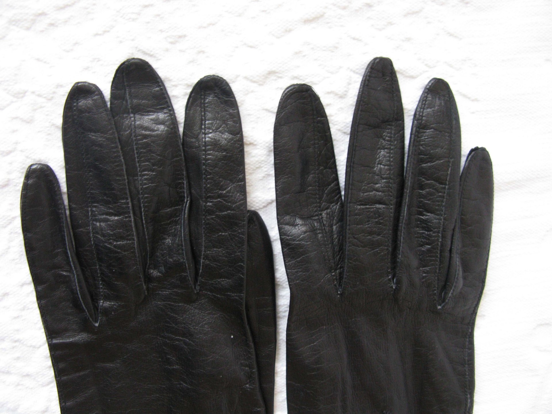 Vintage Gloves Black Sz 6 1/2 Kid Leather Downton Miss Fisher Audrey Hepburn Steampunk Cosplay NOS new old FREE Ship US  WhenRosesBloom