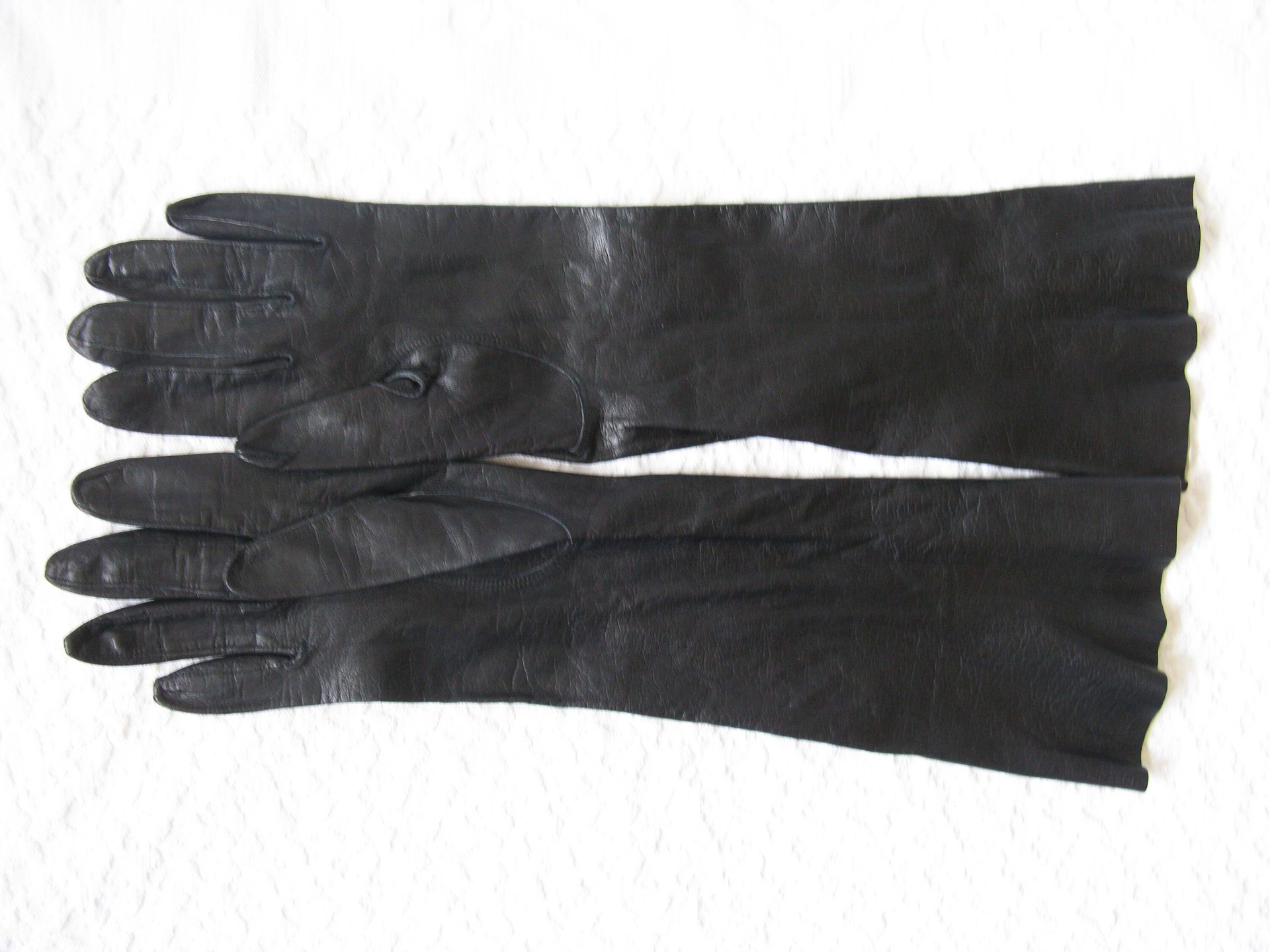Vintage Gloves Black Sz 6 1/2 Kid Leather Downton Miss Fisher Audrey Hepburn Steampunk Cosplay NOS new old FREE Ship US  WhenRosesBloom