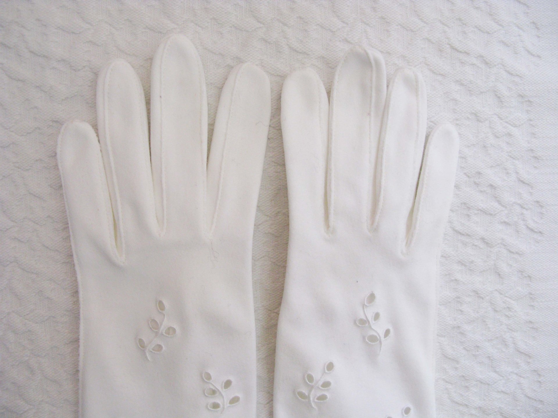 Vintage White Gloves Long Eyelet Embroidery Retro Mid Century Wedding Bride  Free Ship US Downton Austen Titanic Cosplay    When Roses Bloom