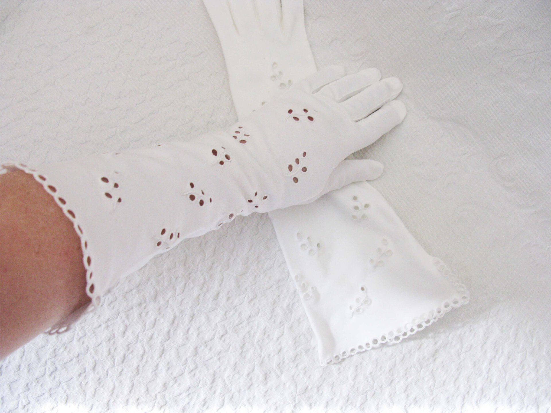 Vintage White Gloves Long Eyelet Embroidery Retro Mid Century Wedding Bride  Free Ship US Downton Austen Titanic Cosplay    When Roses Bloom