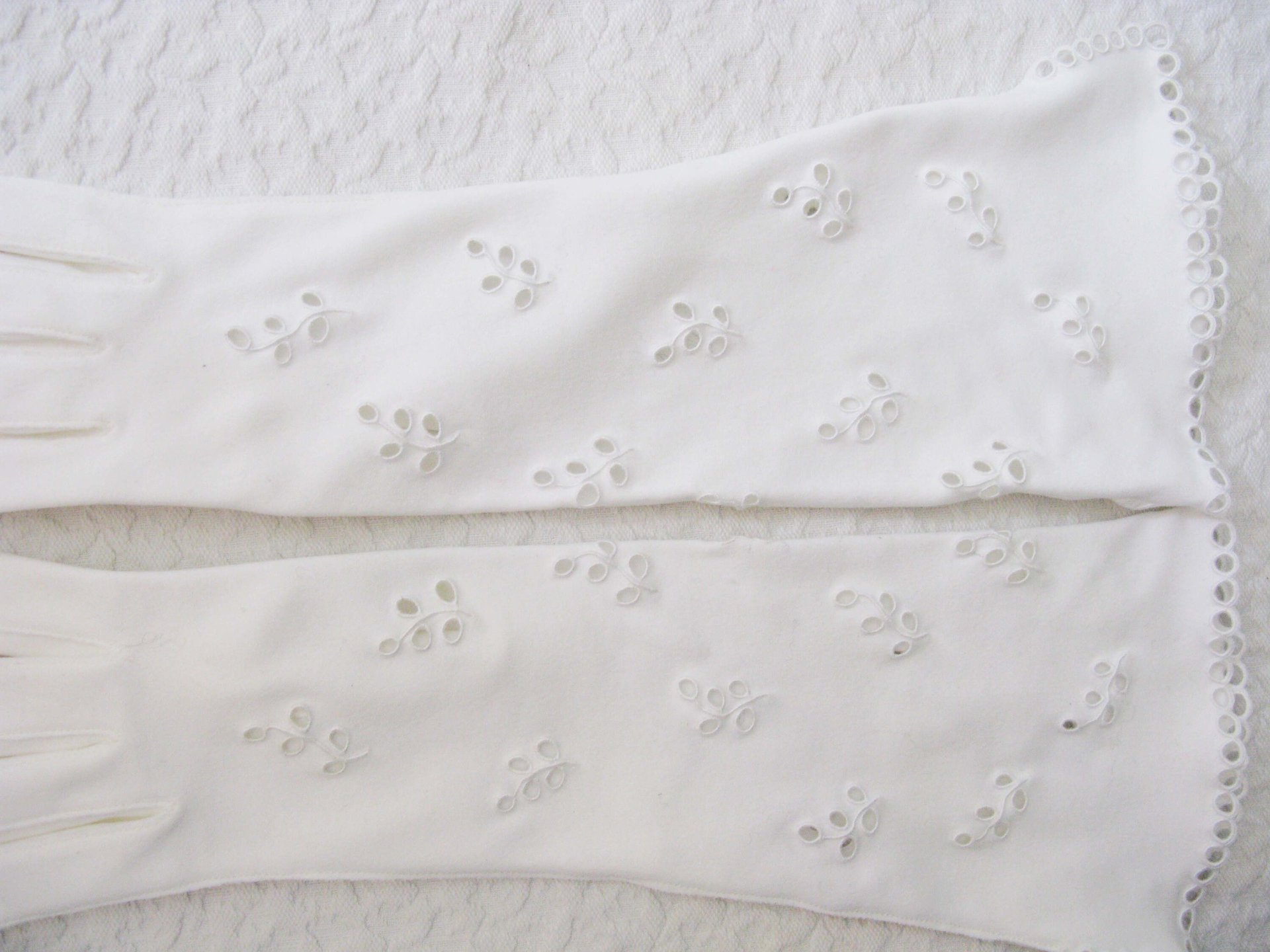 Vintage White Gloves Long Eyelet Embroidery Retro Mid Century Wedding Bride  Free Ship US Downton Austen Titanic Cosplay    When Roses Bloom