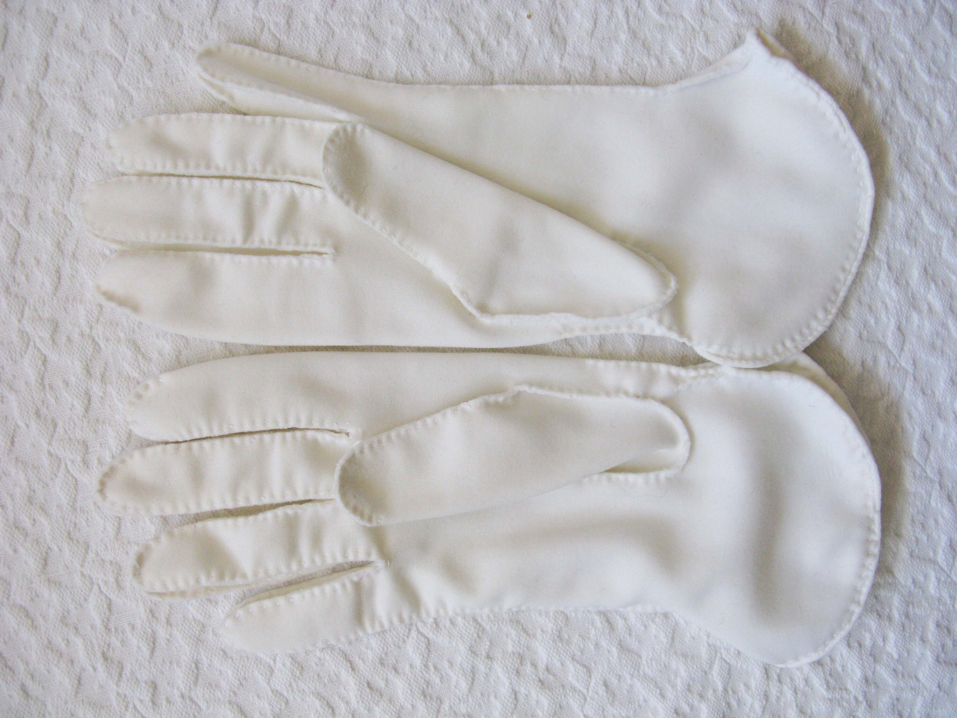 Gloves White Short  Retro Vintage Tea Party Elegant Cosplay Downton Miss Fisher Mid Century Style Free Ship US When Roses Bloom