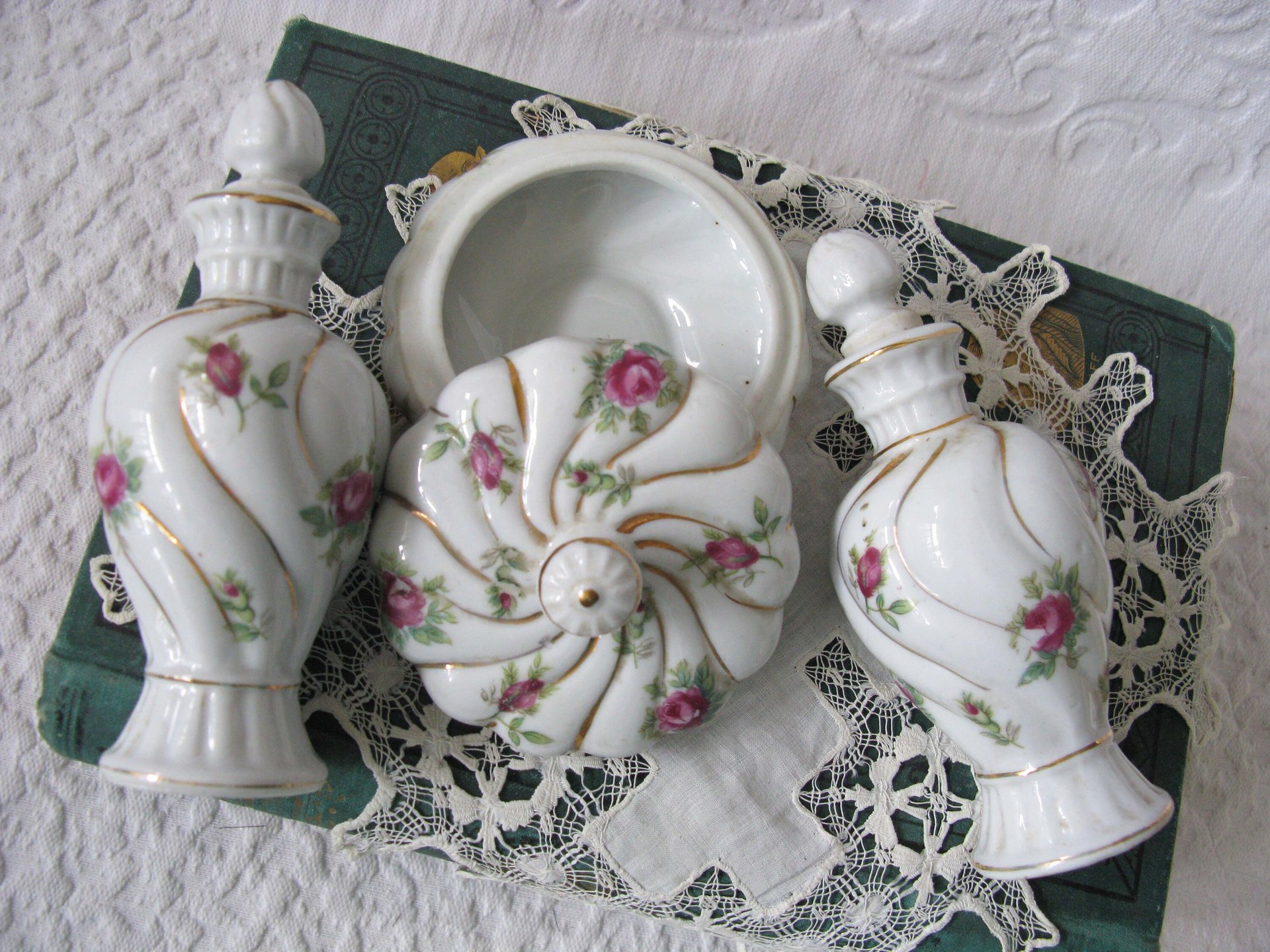 Vintage Perfume Dresser Vanity Set China Roses Thames Japan  Shabby Chic Cottage Farmhouse Romantic Retro Mid Century Urban WhenRosesBloom