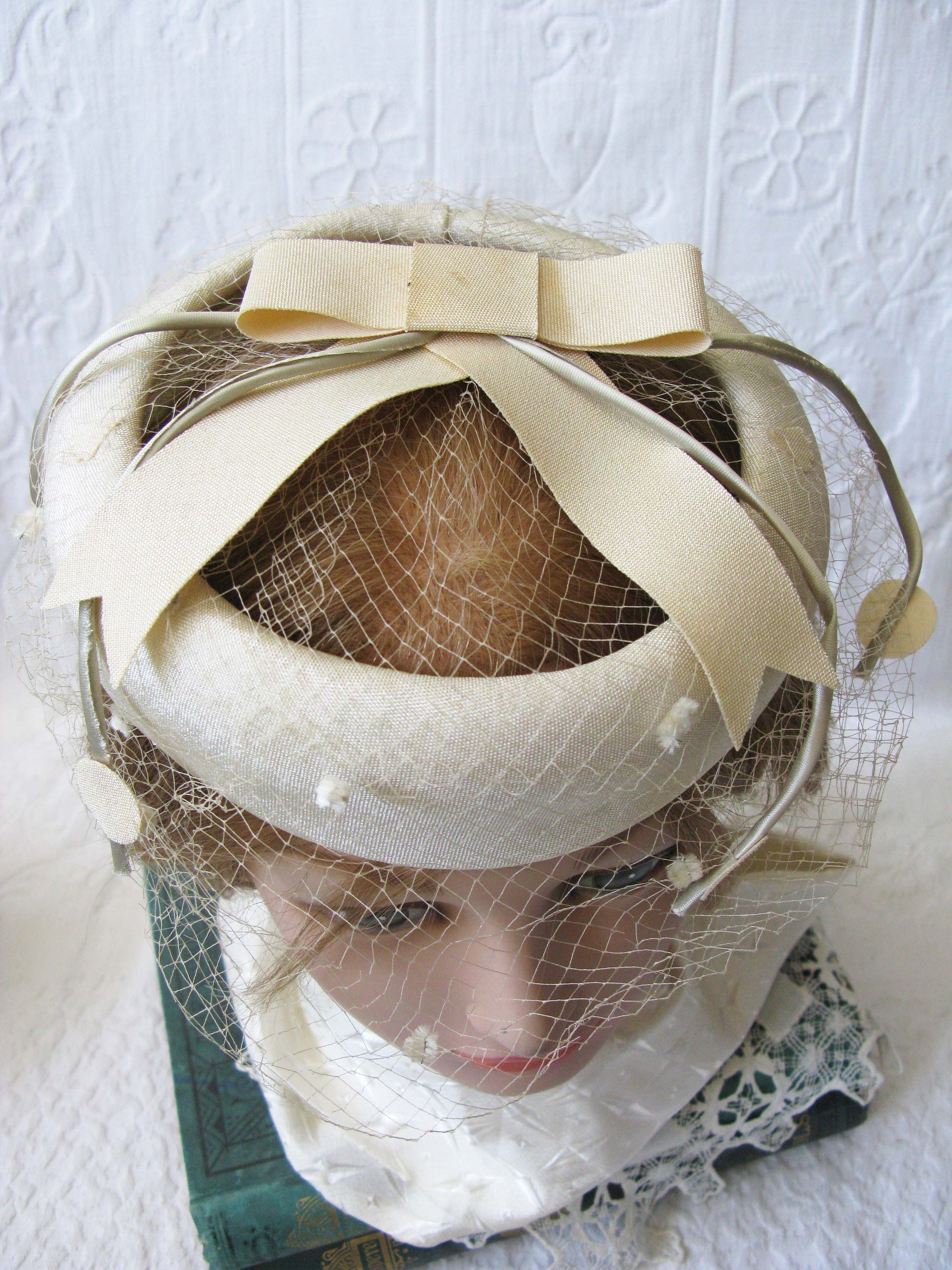 White Hat Vintage Fascinator Cocktail Tea Party Wedding Bridal Ring Circle Hat Net Birdcage Veil Mid Century WhenRosesBloom