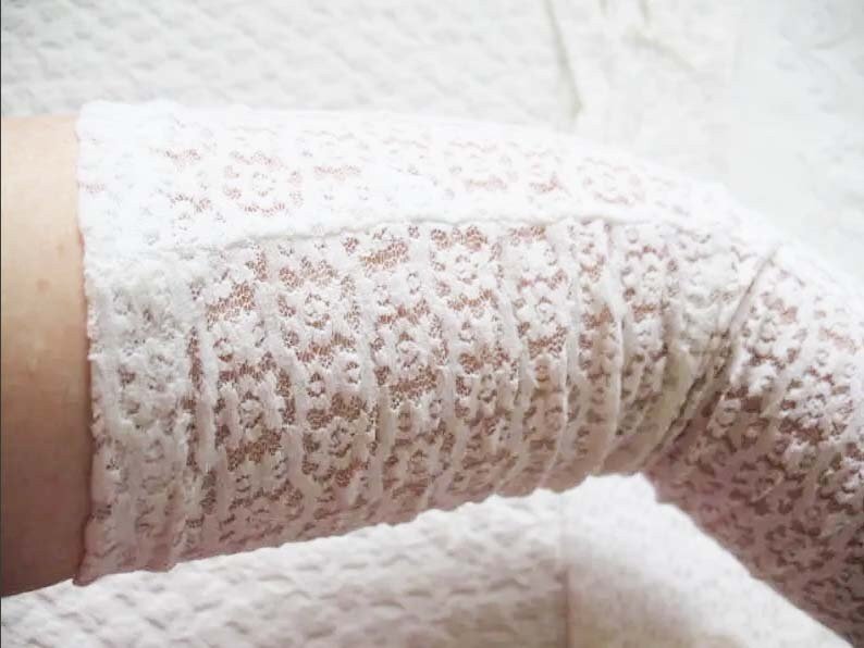 Vintage White Gloves Long Lace Opera Wedding Debutante Mid Century Bride Bridesmaid  Downton J Austen Titanic Free Ship US When Roses Bloom