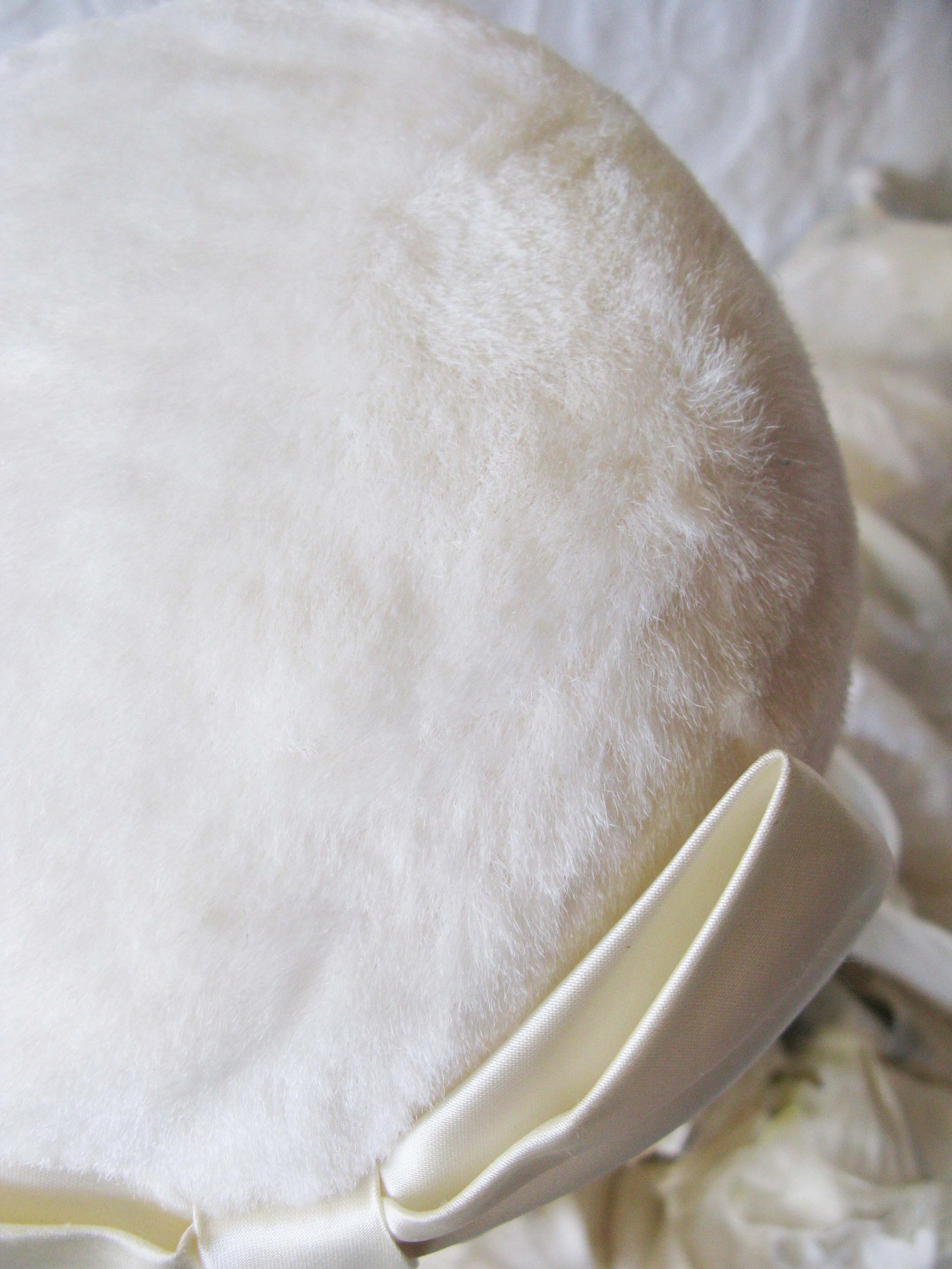 White Pillbox Fur Hat Vintage Toque w/Bow Classic Cocktail Pillbox Bellhop Toque Elegant Jackie O Style 1950s-50s Cosplay WhenRosesBloom