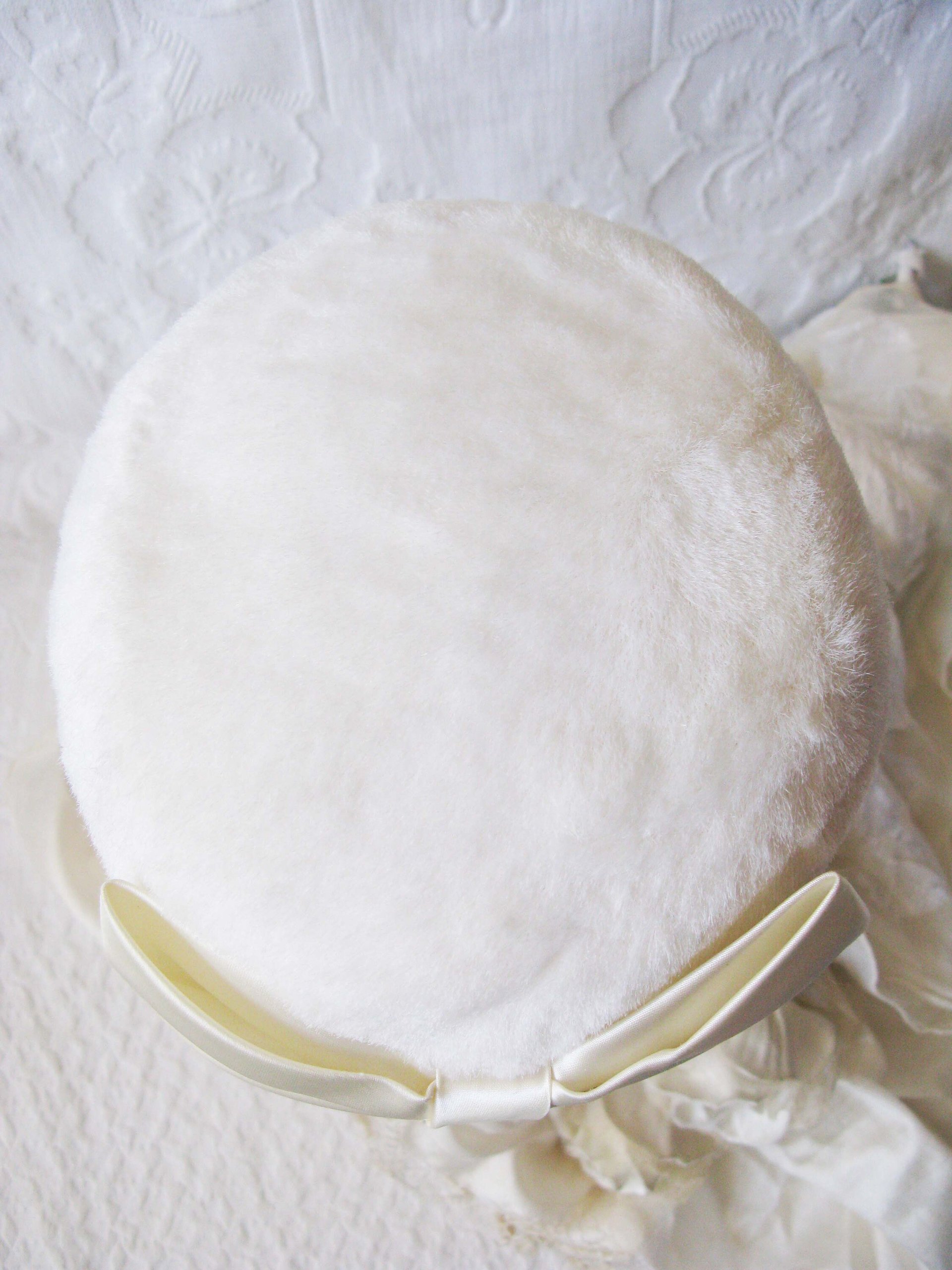White Pillbox Fur Hat Vintage Toque w/Bow Classic Cocktail Pillbox Bellhop Toque Elegant Jackie O Style 1950s-50s Cosplay WhenRosesBloom