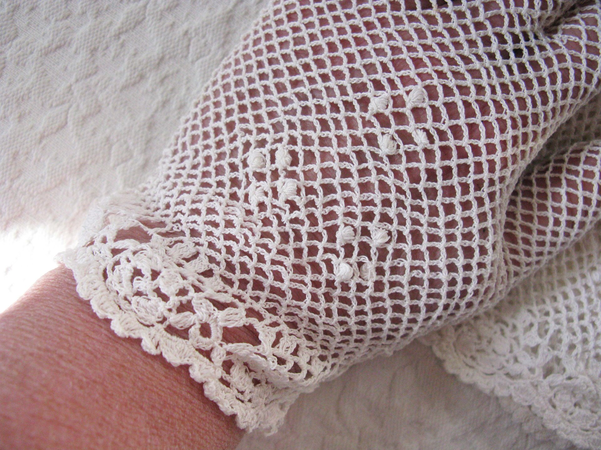 Vintage Gloves White Crochet Fishnet Elegant Tea Party Vintage Retro Wedding Bridesmaid 1st Communion Victoria Downton WhenRosesBloom