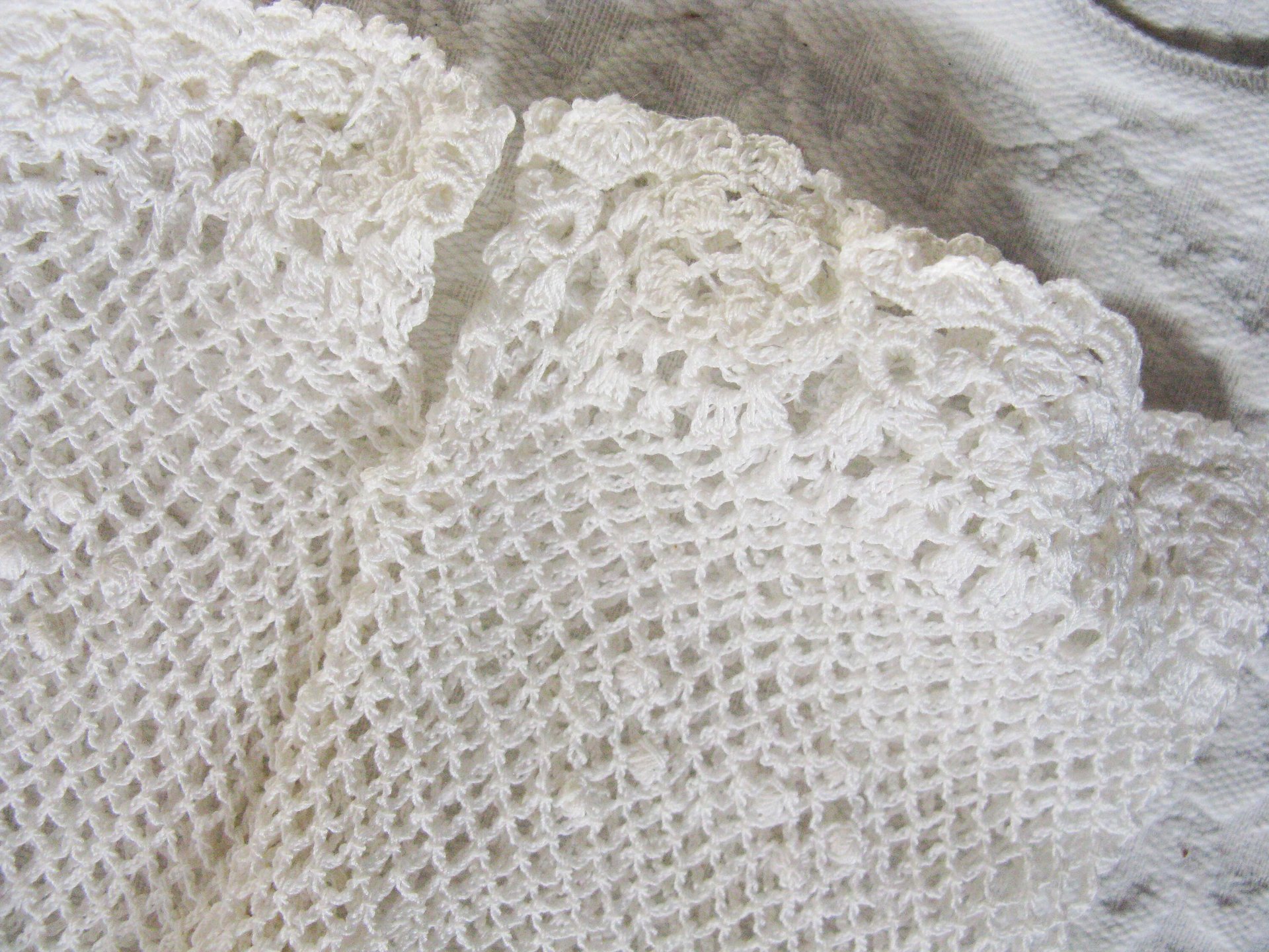 Vintage Gloves White Crochet Fishnet Elegant Tea Party Vintage Retro Wedding Bridesmaid 1st Communion Victoria Downton WhenRosesBloom