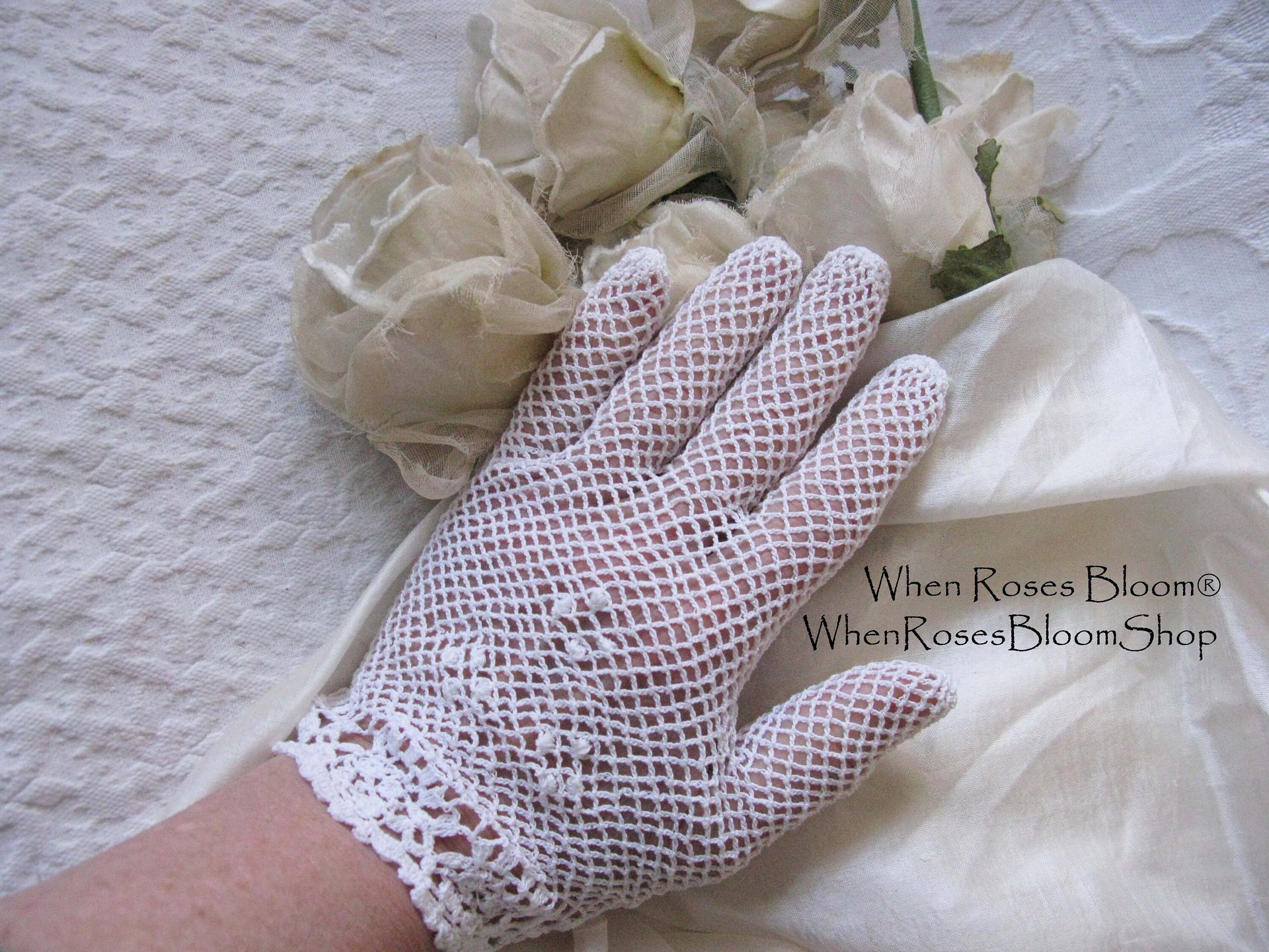 Vintage Gloves White Crochet Fishnet Elegant Tea Party Vintage Retro Wedding Bridesmaid 1st Communion Victoria Downton WhenRosesBloom